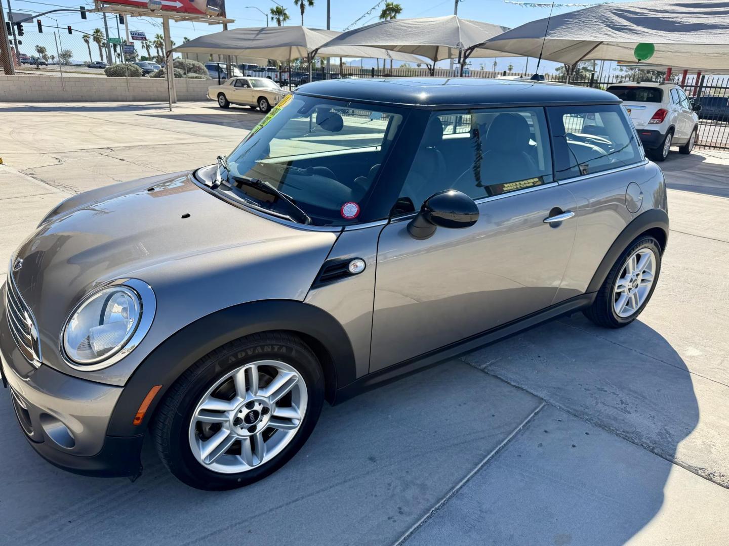 2013 Bronze Mini Cooper Base (WMWSU3C5XDT) with an 1.6L L4 DOHC 16V TURBO engine, located at 2190 Hwy 95, Bullhead City, AZ, 86442, (928) 704-0060, 0.000000, 0.000000 - Photo#0