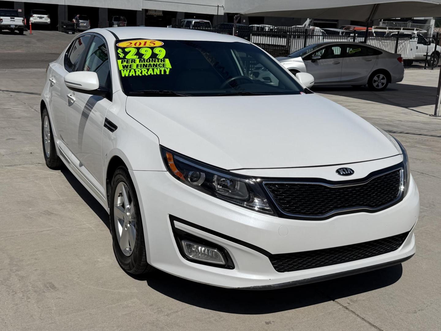 2015 White Kia Optima LX (KNAGM4A75F5) with an 2.4L L4 DOHC 16V engine, 6-Speed Automatic transmission, located at 2190 Hwy 95, Bullhead City, AZ, 86442, (928) 704-0060, 0.000000, 0.000000 - Photo#3