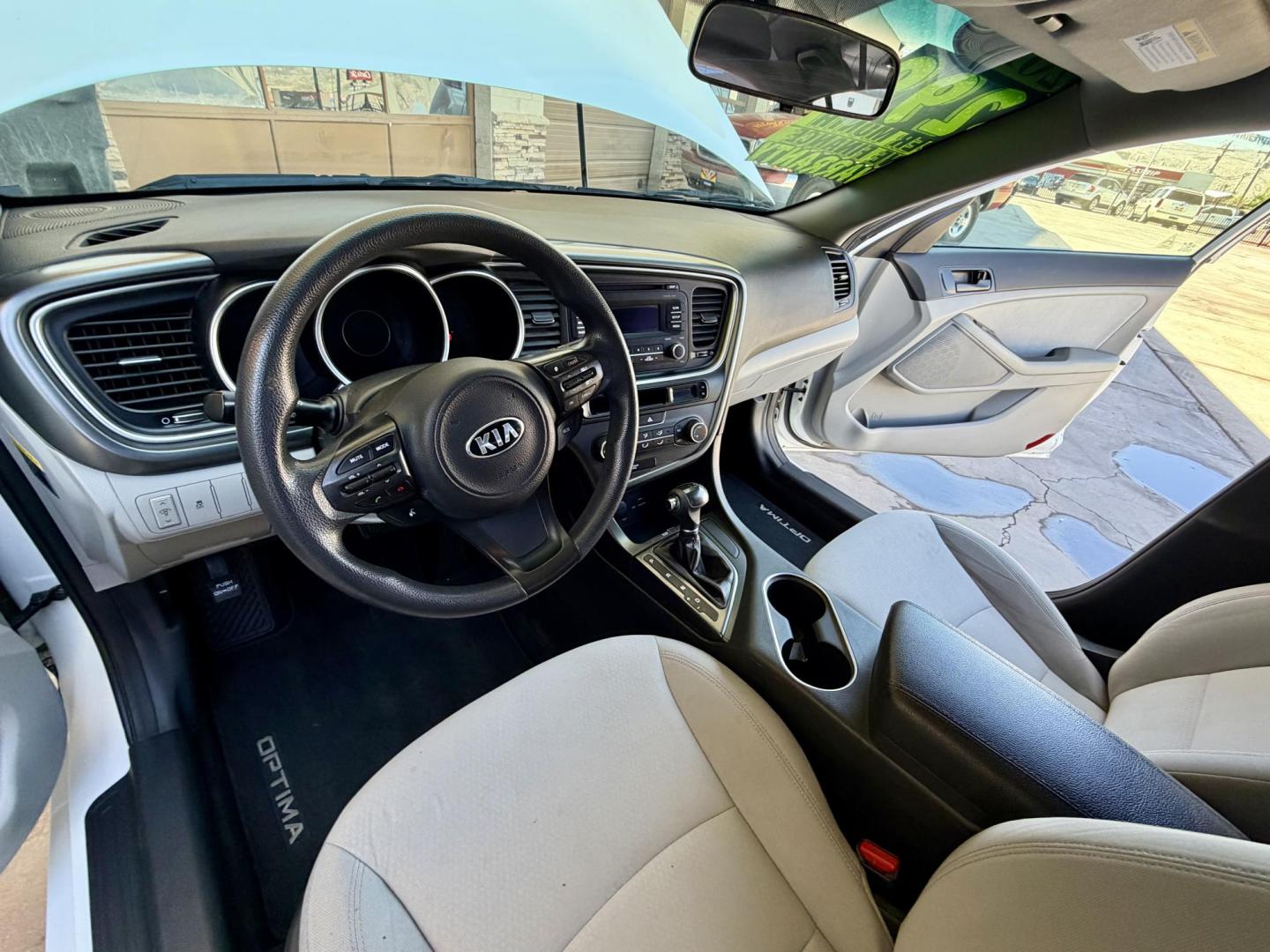 2015 White Kia Optima LX (KNAGM4A75F5) with an 2.4L L4 DOHC 16V engine, 6-Speed Automatic transmission, located at 2190 Hwy 95, Bullhead City, AZ, 86442, (928) 704-0060, 0.000000, 0.000000 - Photo#8