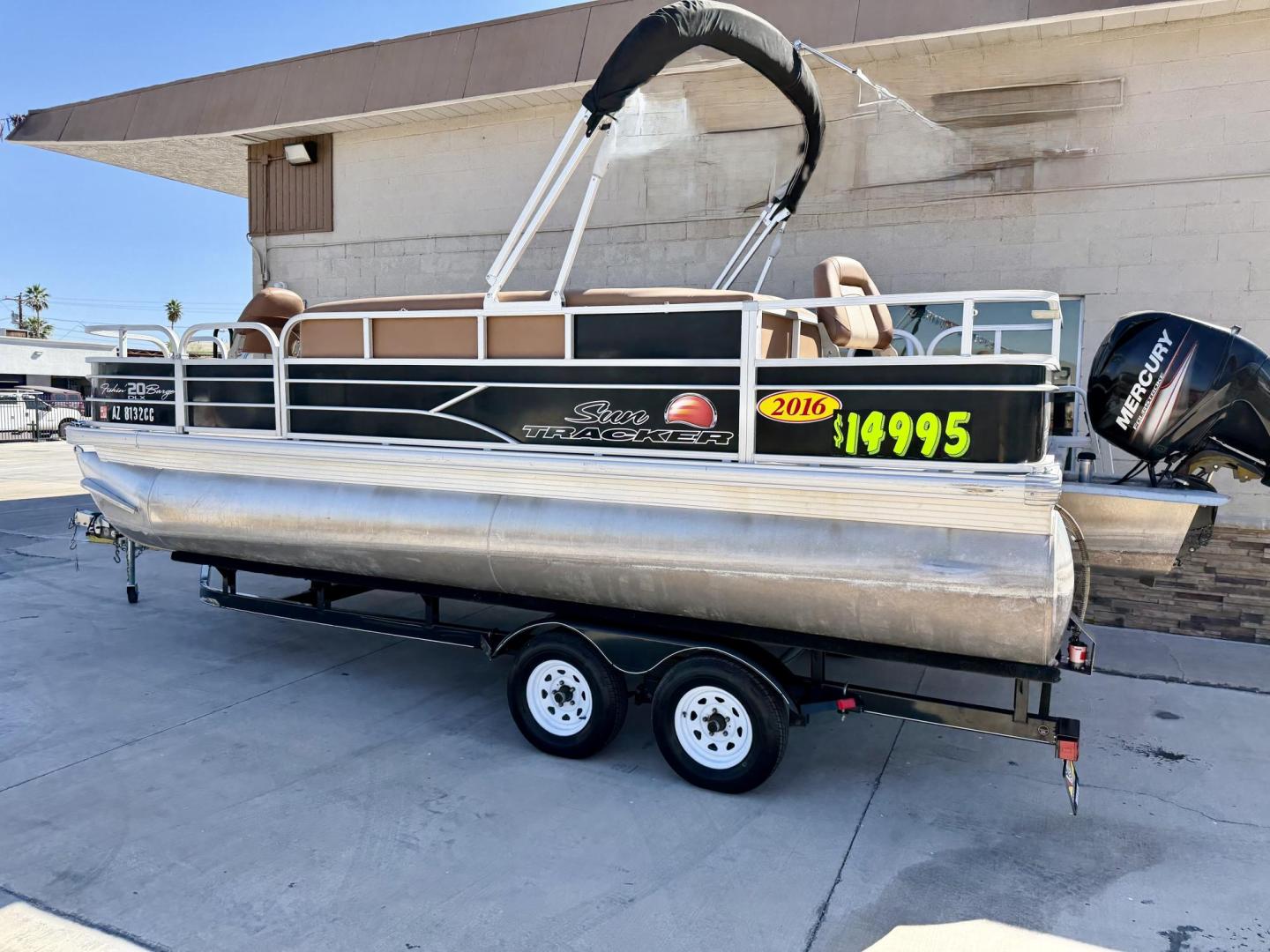 2016 sun Tracker 20 DXL fishin barge , located at 2190 Hwy 95, Bullhead City, AZ, 86442, (928) 704-0060, 0.000000, 0.000000 - On consignment. 2016 Sun Tracker 20ft fishin barge. Super clean. recently serviced. livewill fish finder, bimini top. full enclosed cover included. runs great. extra seating. 60 hp mercruiser 4 stroke engine. pole holders.4 seperate chairs. removeable table. full custom boat cover. elderly owned. f - Photo#3