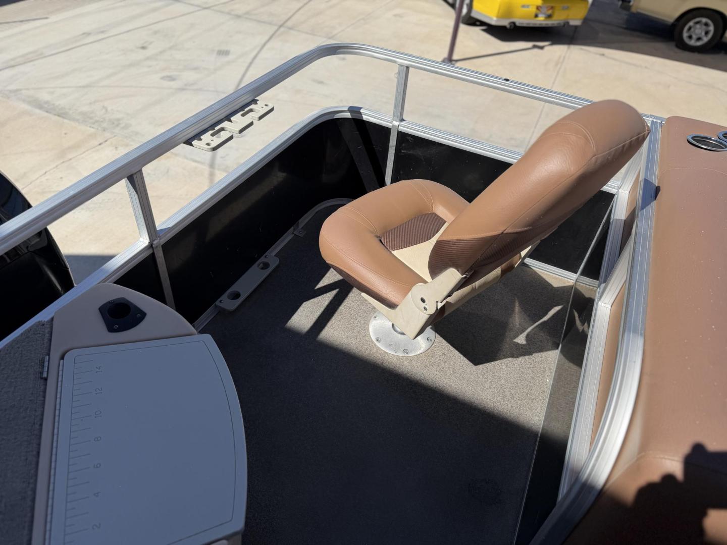 2016 sun Tracker 20 DXL fishin barge , located at 2190 Hwy 95, Bullhead City, AZ, 86442, (928) 704-0060, 0.000000, 0.000000 - On consignment. 2016 Sun Tracker 20ft fishin barge. Super clean. recently serviced. livewill fish finder, bimini top. full enclosed cover included. runs great. extra seating. 60 hp mercruiser 4 stroke engine. pole holders.4 seperate chairs. removeable table. full custom boat cover. elderly owned. f - Photo#16