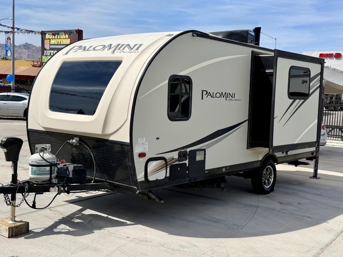 2018 Palomino 179 BHS - (4X4TPAT14JN) , located at 2190 Hwy 95, Bullhead City, AZ, 86442, (928) 704-0060, 0.000000, 0.000000 - 2018 Palomino 179 BHS travel trailer. 21ft total length. half ton towable. has sway bars included. single slide out. ac, heater refrigerator. perfect size. On consignment, free and clear title. - Photo#0