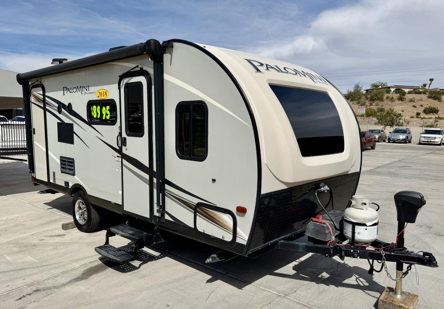 2018 Palomino 179 BHS - (4X4TPAT14JN) , located at 2190 Hwy 95, Bullhead City, AZ, 86442, (928) 704-0060, 0.000000, 0.000000 - 2018 Palomino 179 BHS travel trailer. 21ft total length. half ton towable. has sway bars included. single slide out. ac, heater refrigerator. perfect size. On consignment, free and clear title. - Photo#6