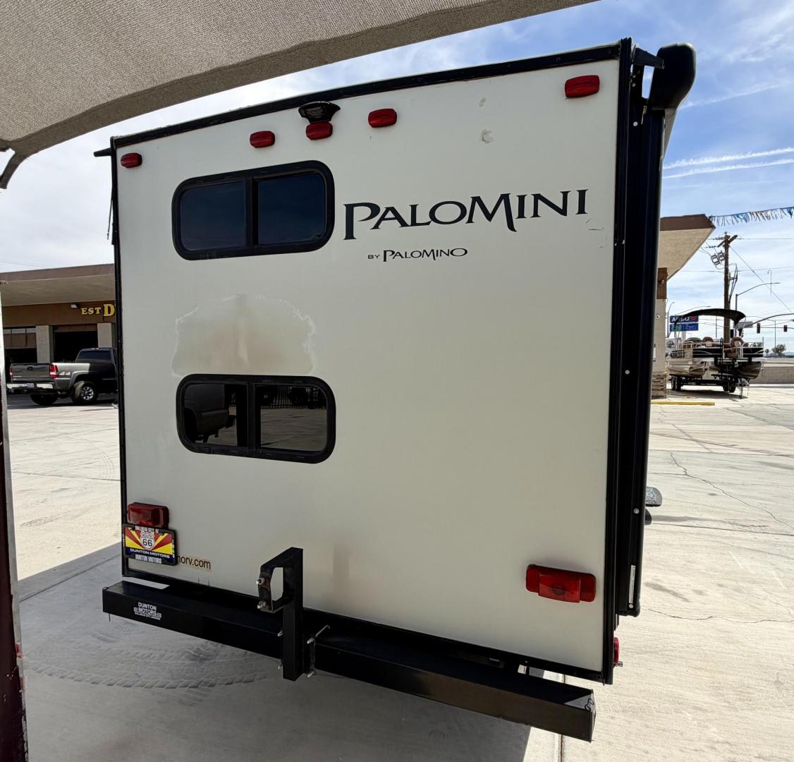2018 Palomino 179 BHS - (4X4TPAT14JN) , located at 2190 Hwy 95, Bullhead City, AZ, 86442, (928) 704-0060, 0.000000, 0.000000 - 2018 Palomino 179 BHS travel trailer. 21ft total length. half ton towable. has sway bars included. single slide out. ac, heater refrigerator. perfect size. On consignment, free and clear title. - Photo#12