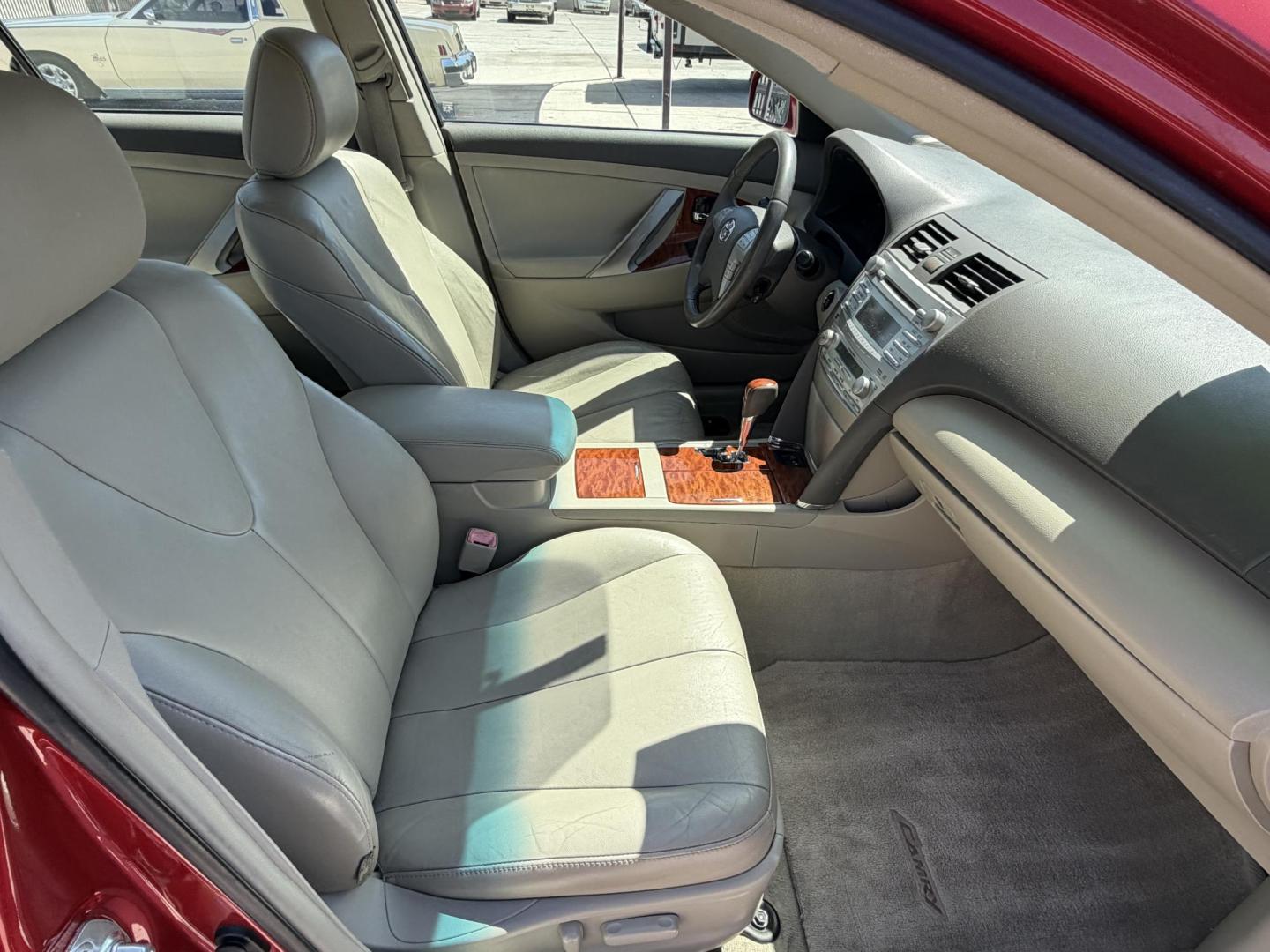 2008 Toyota Camry LE V6 (4T1BK46K08U) with an 3.5L V6 DOHC 24V engine, 6-Speed Automatic Overdrive transmission, located at 2190 Hwy 95, Bullhead City, AZ, 86442, (928) 704-0060, 0.000000, 0.000000 - 1 owner * 2008 Toyota Camry LE V6 - Photo#17