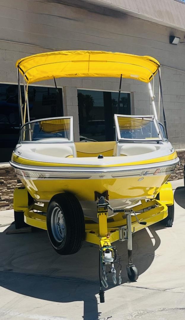 2005 Yellow Tahoe Q4 , located at 2190 Hwy 95, Bullhead City, AZ, 86442, (928) 704-0060, 0.000000, 0.000000 - Super clean 1 owner Tahoe boat . Q 4 model . Only only 80 hours - Photo#1
