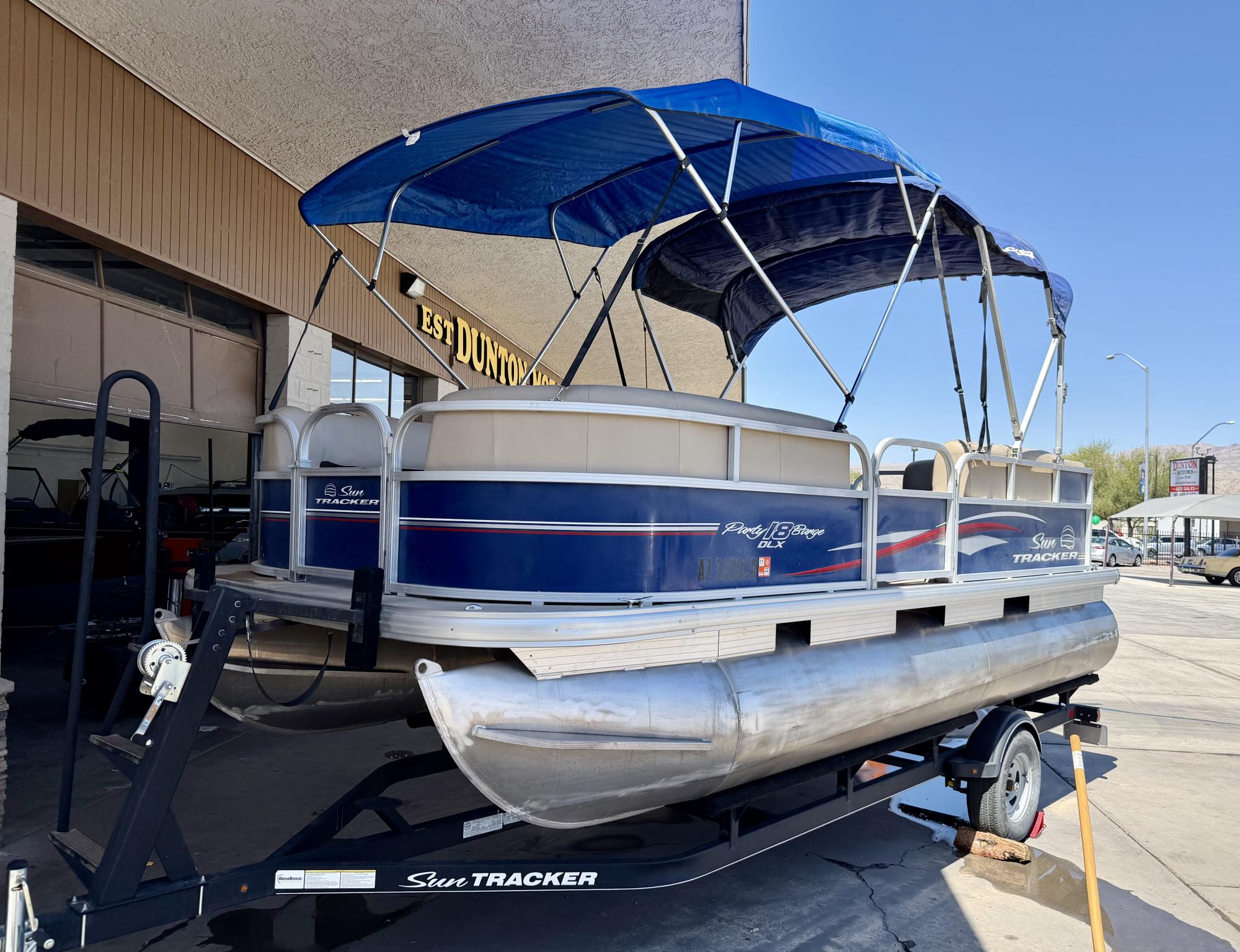 photo of 2017 Suntracker 181 Party Barge Pontoon 1 owner low hours