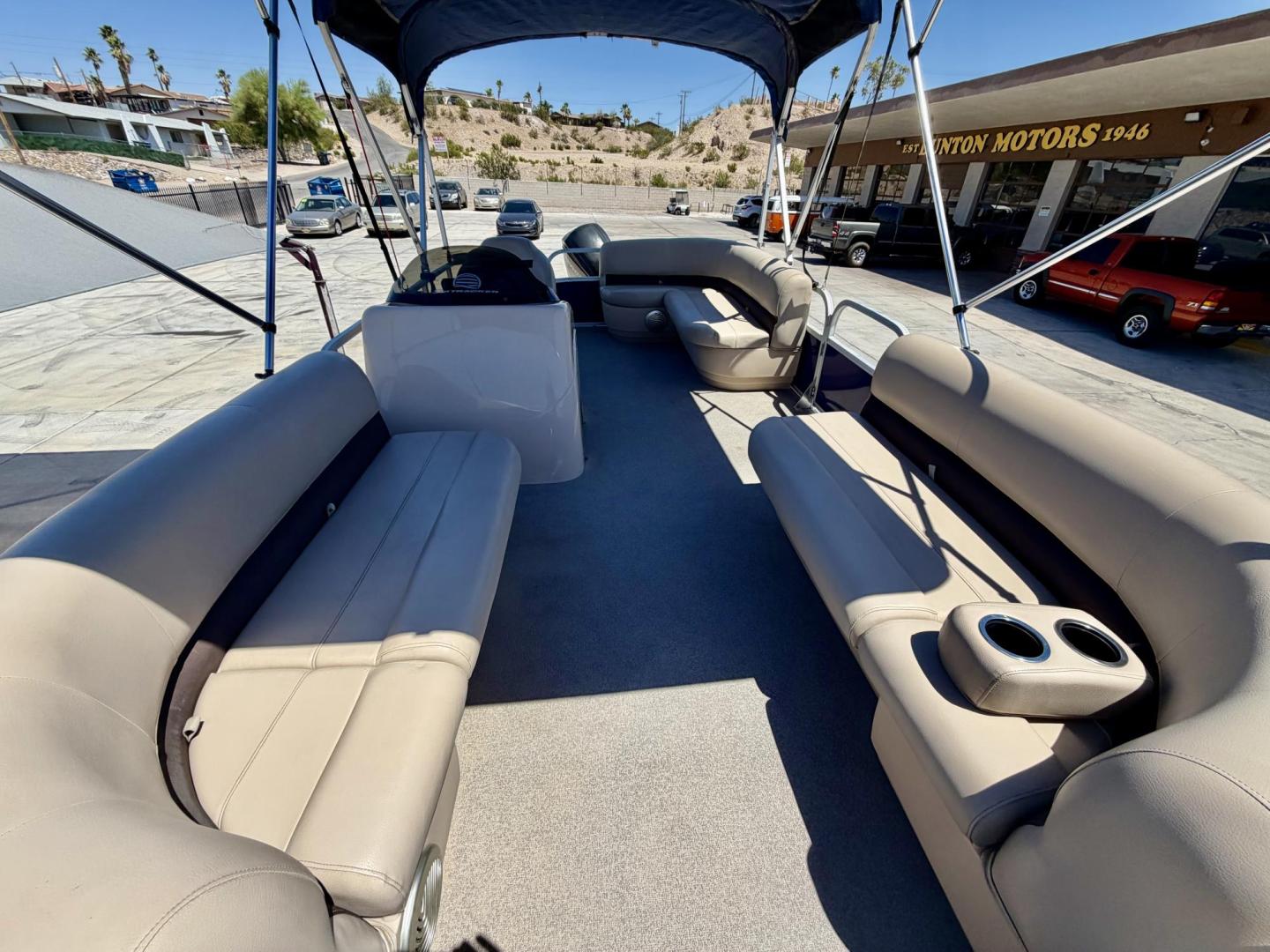 2017 White suntracker 181 Party Barge , located at 2190 Hwy 95, Bullhead City, AZ, 86442, (928) 704-0060, 0.000000, 0.000000 - 2017 Suntracker 181 Party Barge. 1 owner. Purchased brand new. only 100 hours on it. nice sized 75 4 stroke engine. double biminis. runs great. - Photo#4