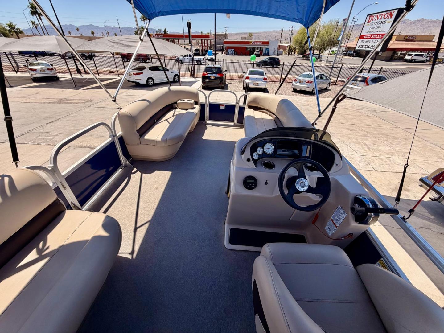 2017 White suntracker 181 Party Barge , located at 2190 Hwy 95, Bullhead City, AZ, 86442, (928) 704-0060, 0.000000, 0.000000 - 2017 Suntracker 181 Party Barge. 1 owner. Purchased brand new. only 100 hours on it. nice sized 75 4 stroke engine. double biminis. runs great. - Photo#7