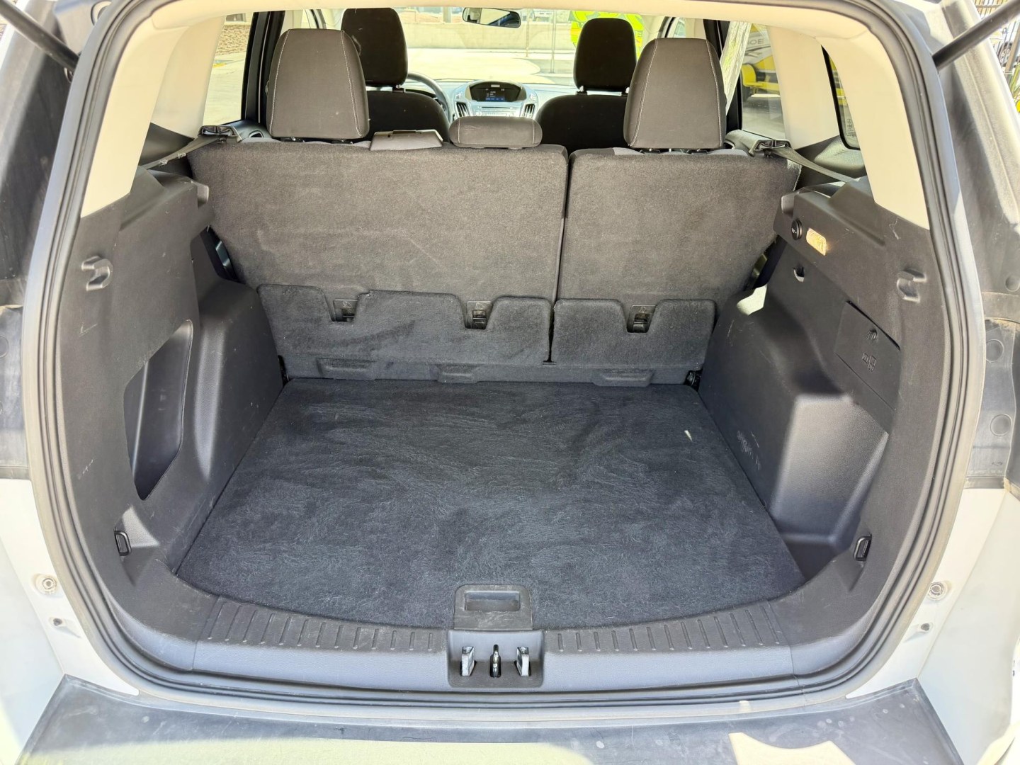 2018 White Ford Escape SE 4WD (1FMCU9GD2JU) with an 1.5L L4 DOHC 16V engine, 6A transmission, located at 2190 Hwy 95, Bullhead City, AZ, 86442, (928) 704-0060, 0.000000, 0.000000 - 2018 Ford Escape Se. 4 wheel drive. 1 owner. local Arizona car. Free carfax, free warranty. In house financing available. Runs and drives great.- Photo#13