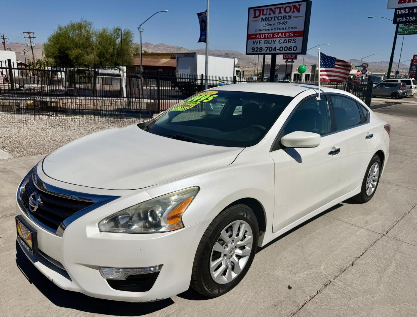 2013 White Nissan Altima 2.5 S (1N4AL3AP0DC) with an 2.5L L4 DOHC 16V engine, located at 2190 Hwy 95, Bullhead City, AZ, 86442, (928) 704-0060, 0.000000, 0.000000- Photo#0
