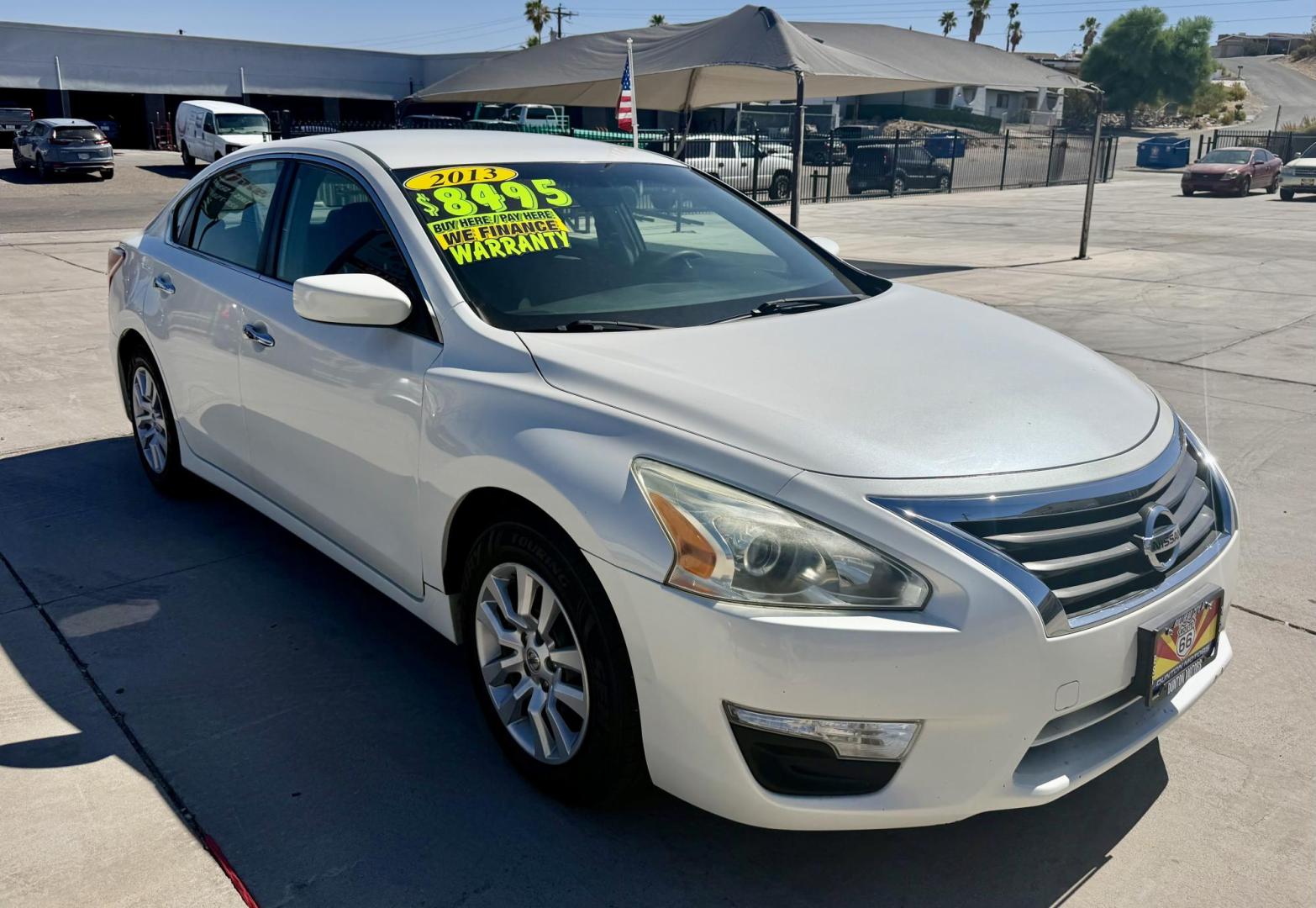 2013 White Nissan Altima 2.5 S (1N4AL3AP0DC) with an 2.5L L4 DOHC 16V engine, located at 2190 Hwy 95, Bullhead City, AZ, 86442, (928) 704-0060, 0.000000, 0.000000- Photo#4