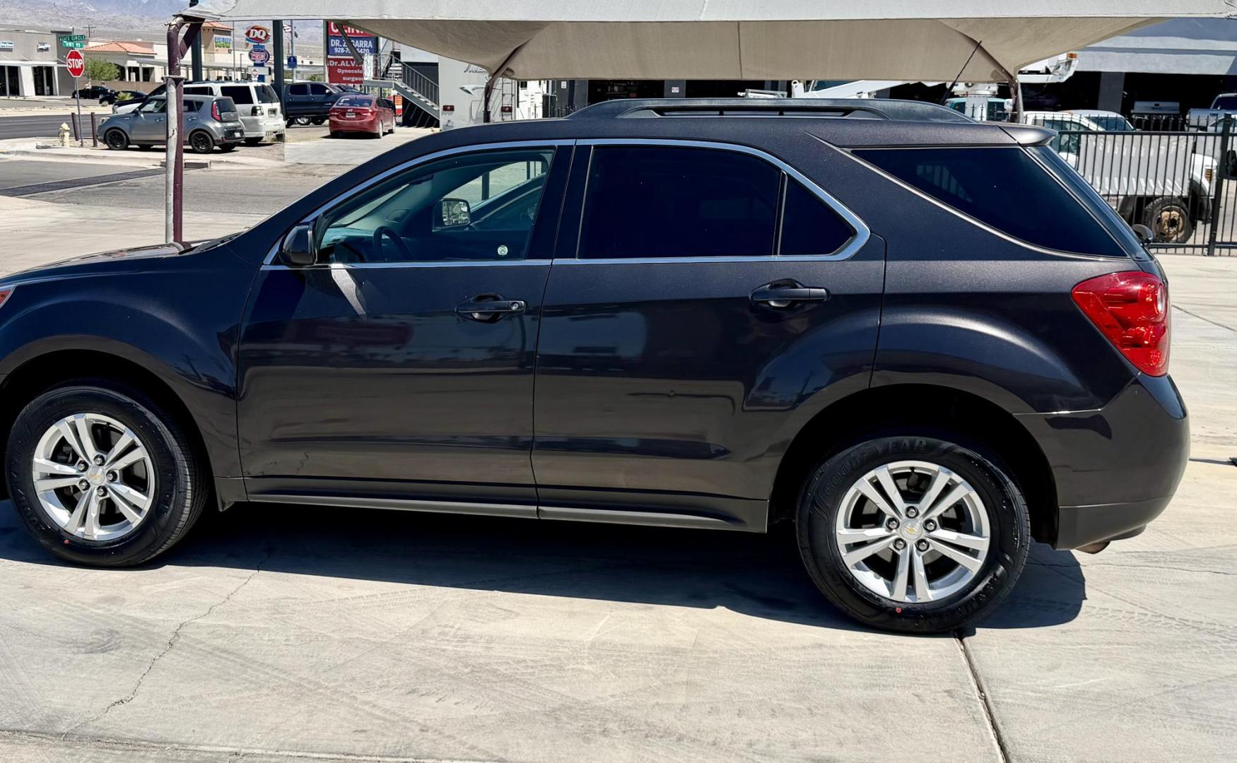 2013 /charcoal Chevrolet Equinox 1LT AWD (2GNFLEEK7D6) with an 2.4L L4 DOHC 16V engine, 6-Speed Automatic transmission, located at 2190 Hwy 95, Bullhead City, AZ, 86442, (928) 704-0060, 0.000000, 0.000000 - completely serviced. brand new tires. warranty. we finance. - Photo#4