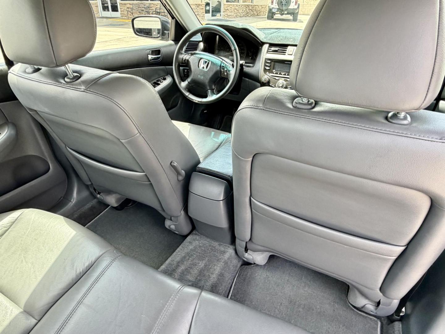 2003 Blue /black Honda Accord EX V6 sedan AT (1HGCM66543A) with an 3.0L V6 SOHC 24V engine, 5-Speed Automatic Overdrive transmission, located at 2190 Hwy 95, Bullhead City, AZ, 86442, (928) 704-0060, 0.000000, 0.000000 - leather loaded, moonroof. only 74k original miles. free carfax free warranty. runs and drives great. - Photo#11