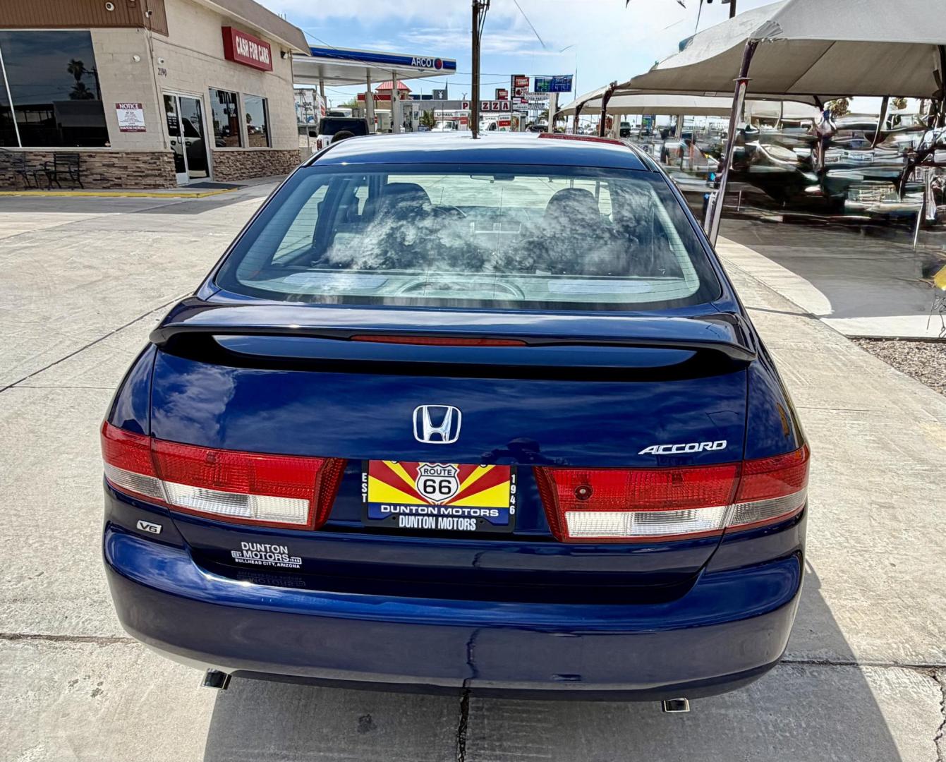 2003 Blue /black Honda Accord EX V6 sedan AT (1HGCM66543A) with an 3.0L V6 SOHC 24V engine, 5-Speed Automatic Overdrive transmission, located at 2190 Hwy 95, Bullhead City, AZ, 86442, (928) 704-0060, 0.000000, 0.000000 - leather loaded, moonroof. only 74k original miles. free carfax free warranty. runs and drives great. - Photo#4