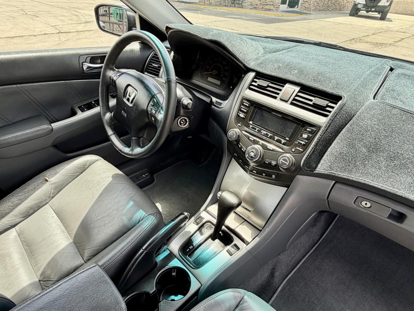 2003 Blue /black Honda Accord EX V6 sedan AT (1HGCM66543A) with an 3.0L V6 SOHC 24V engine, 5-Speed Automatic Overdrive transmission, located at 2190 Hwy 95, Bullhead City, AZ, 86442, (928) 704-0060, 0.000000, 0.000000 - leather loaded, moonroof. only 74k original miles. free carfax free warranty. runs and drives great. - Photo#13