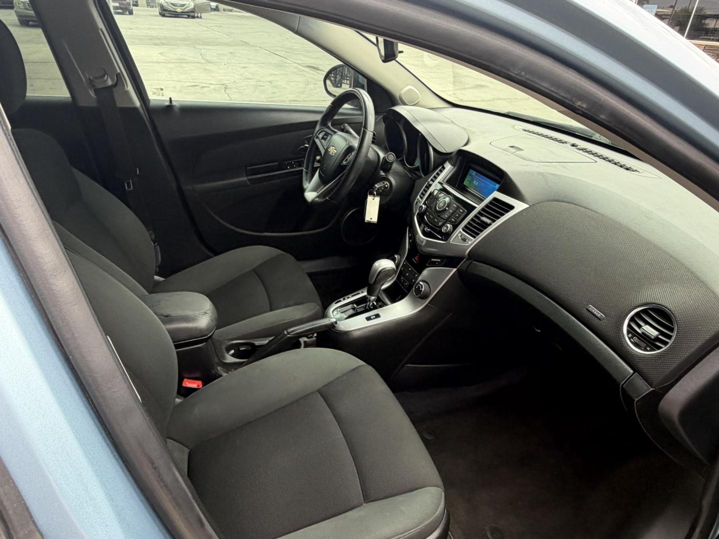 2011 sky blue /grey Chevrolet Cruze LT , located at 2190 Hwy 95, Bullhead City, AZ, 86442, (928) 704-0060, 0.000000, 0.000000 - Photo#7