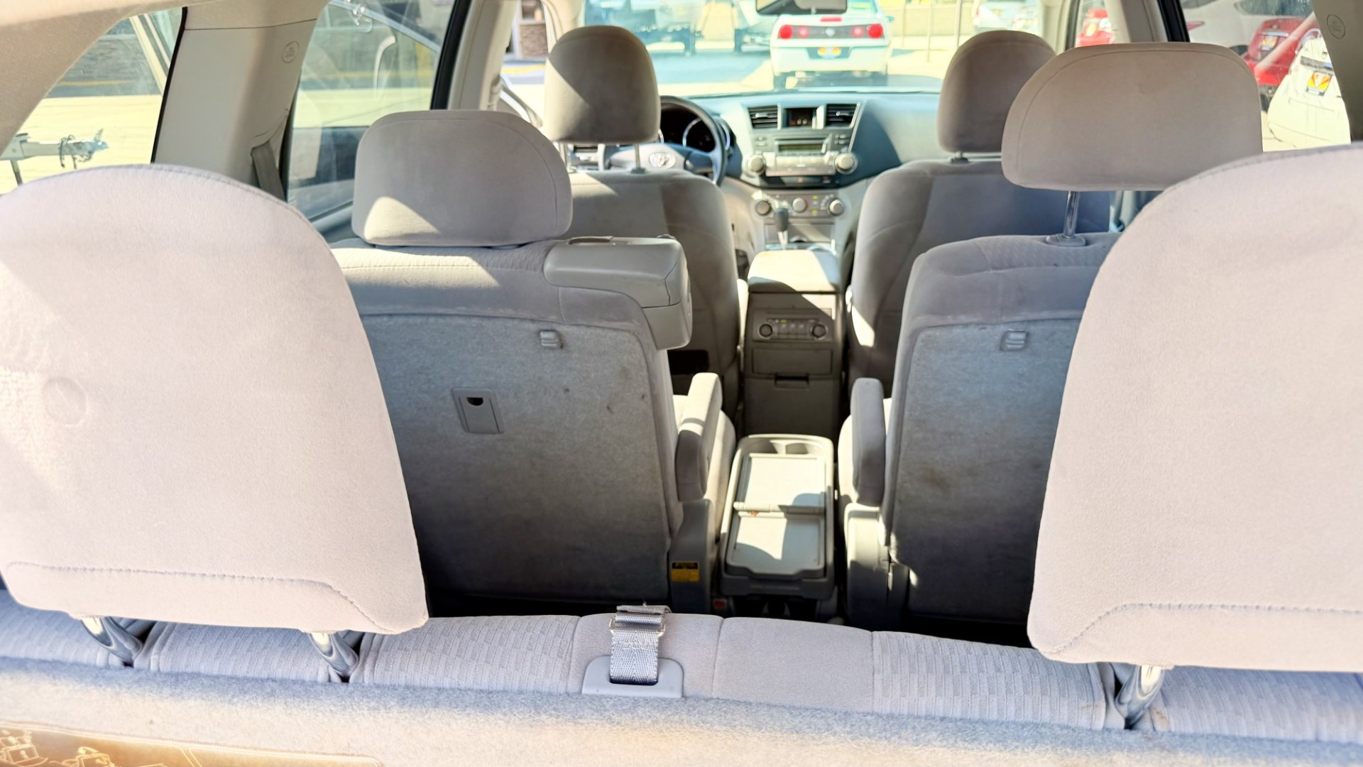2008 Bronze Toyota Highlander Base 4WD (JTEES41A482) with an 3.5L V6 DOHC 24V engine, 5A OD transmission, located at 2190 Hwy 95, Bullhead City, AZ, 86442, (928) 704-0060, 0.000000, 0.000000 - 3rd row- Photo#4