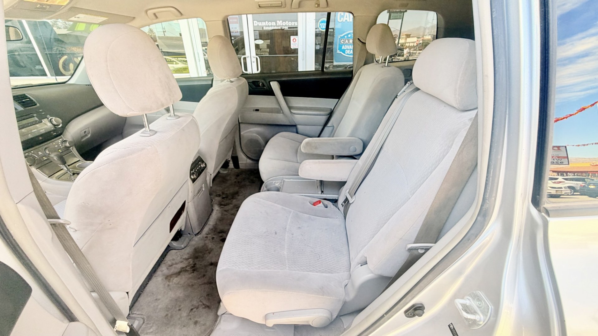 2008 Bronze Toyota Highlander Base 4WD (JTEES41A482) with an 3.5L V6 DOHC 24V engine, 5A OD transmission, located at 2190 Hwy 95, Bullhead City, AZ, 86442, (928) 704-0060, 0.000000, 0.000000 - 3rd row- Photo#6