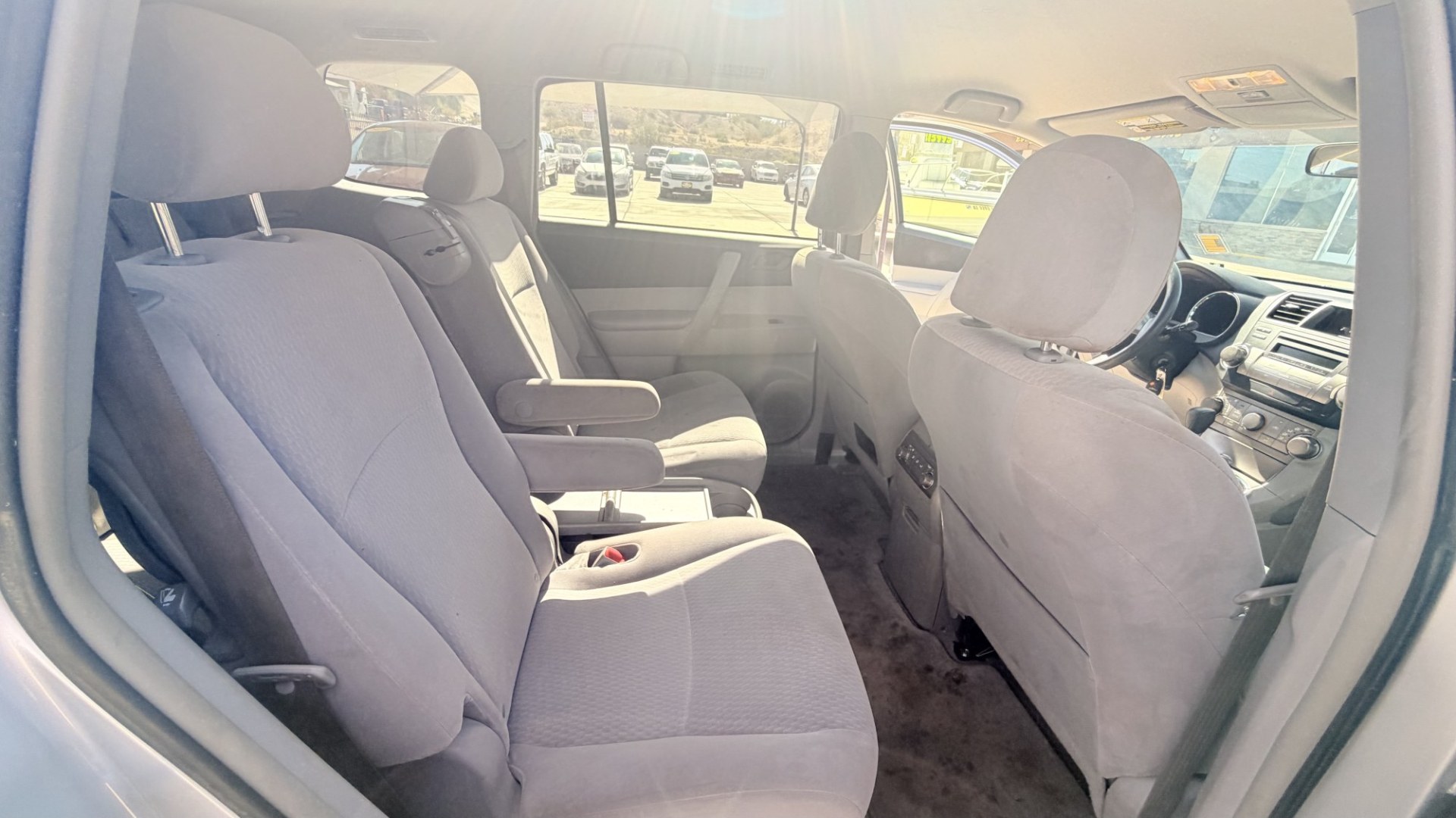 2008 Bronze Toyota Highlander Base 4WD (JTEES41A482) with an 3.5L V6 DOHC 24V engine, 5A OD transmission, located at 2190 Hwy 95, Bullhead City, AZ, 86442, (928) 704-0060, 0.000000, 0.000000 - 3rd row- Photo#8