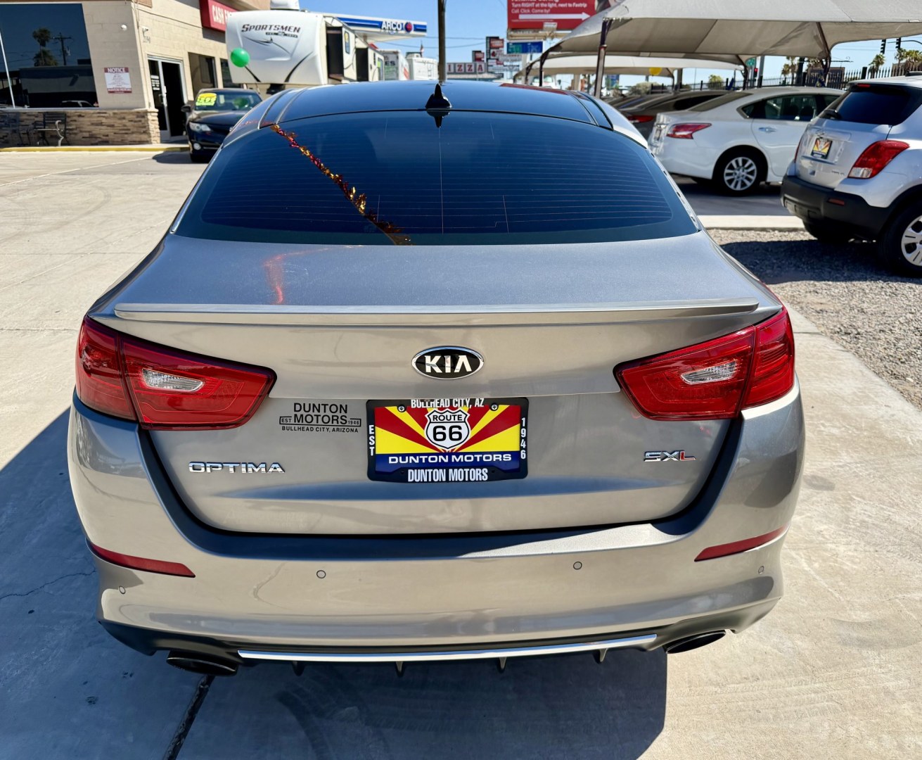 2015 Gold Kia Optima SX Turbo (5XXGR4A63FG) with an 2.0L L4 DOHC 16V TURBO engine, 6A transmission, located at 2190 Hwy 95, Bullhead City, AZ, 86442, (928) 704-0060, 0.000000, 0.000000- Photo#8