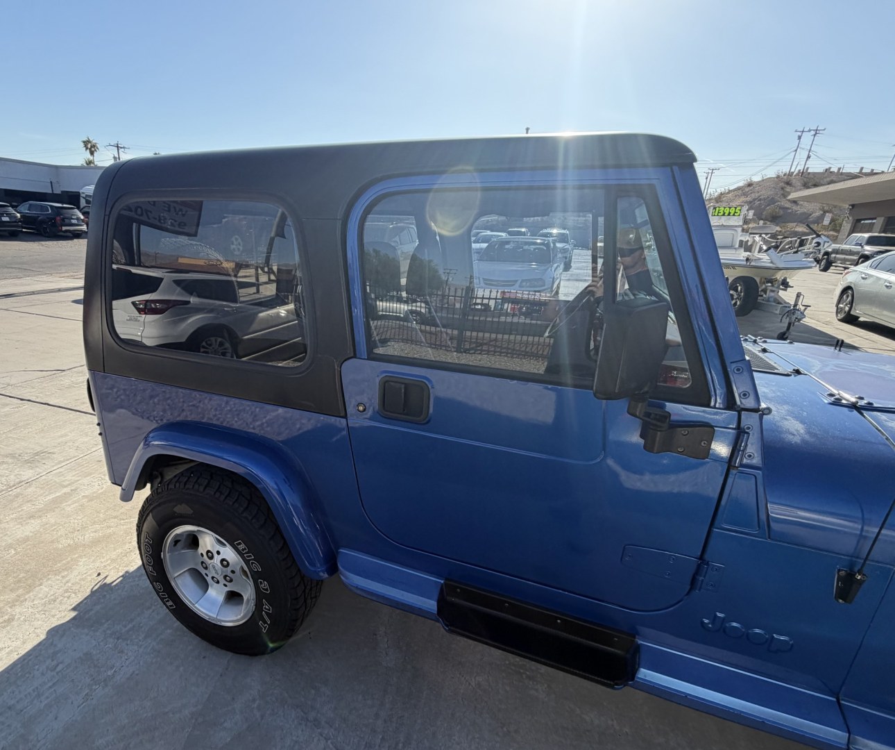 1995 Jeep Wrangler SE (1J4FY29S9SP) with an 4.0L L6 OHV 12V engine, located at 2190 Hwy 95, Bullhead City, AZ, 86442, (928) 704-0060, 0.000000, 0.000000 - 1995 jeep wrangler 6 cylinder automatic transmission 4 wheel drive. hard top with air conditioning. swing away spare tire carrier. hard top, hard doors. great running jeep. new shocks all the way around. brake pads, completely serviced. free carfax, free warranty. IN house financing available.- Photo#2