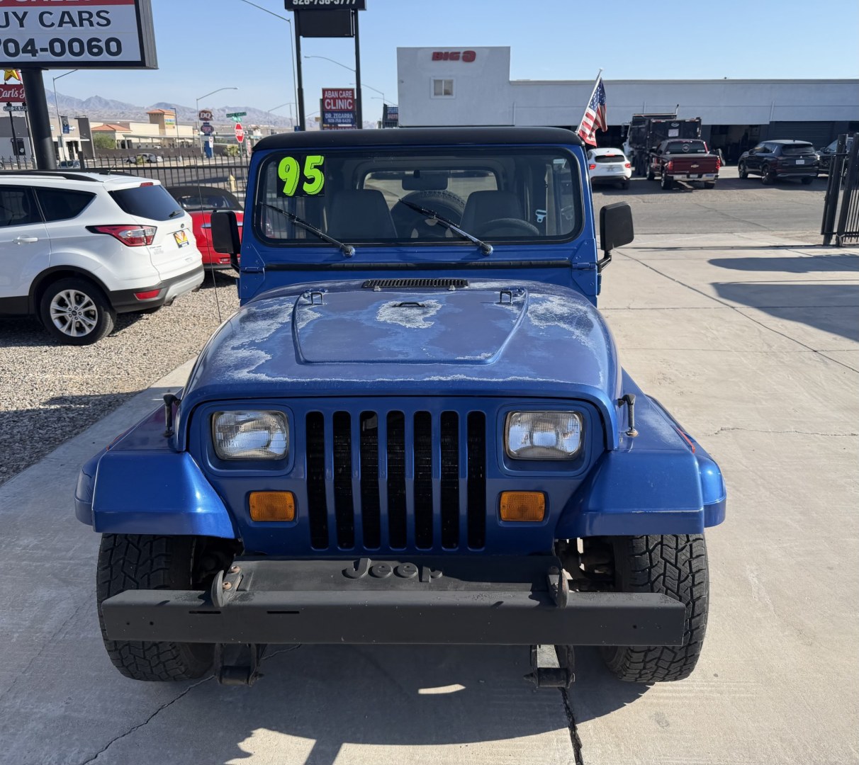 1995 Jeep Wrangler SE (1J4FY29S9SP) with an 4.0L L6 OHV 12V engine, located at 2190 Hwy 95, Bullhead City, AZ, 86442, (928) 704-0060, 0.000000, 0.000000 - 1995 jeep wrangler 6 cylinder automatic transmission 4 wheel drive. hard top with air conditioning. swing away spare tire carrier. hard top, hard doors. great running jeep. new shocks all the way around. brake pads, completely serviced. free carfax, free warranty. IN house financing available.- Photo#1