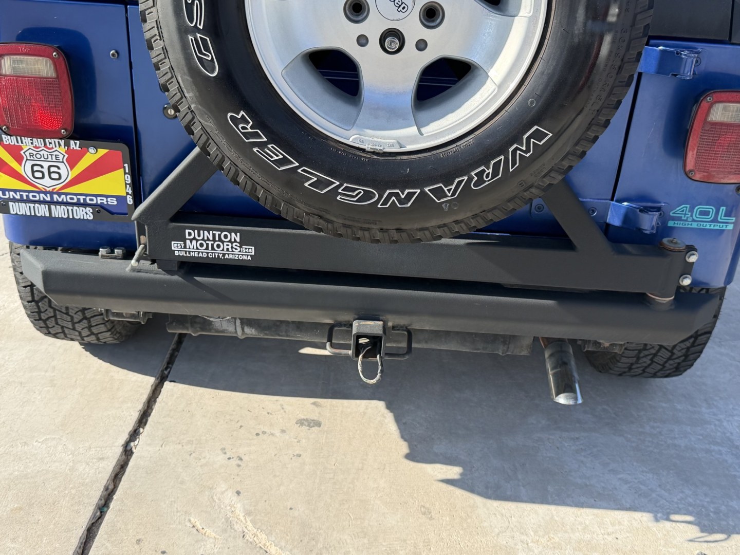 1995 Jeep Wrangler SE (1J4FY29S9SP) with an 4.0L L6 OHV 12V engine, located at 2190 Hwy 95, Bullhead City, AZ, 86442, (928) 704-0060, 0.000000, 0.000000 - 1995 jeep wrangler 6 cylinder automatic transmission 4 wheel drive. hard top with air conditioning. swing away spare tire carrier. hard top, hard doors. great running jeep. new shocks all the way around. brake pads, completely serviced. free carfax, free warranty. IN house financing available.- Photo#7