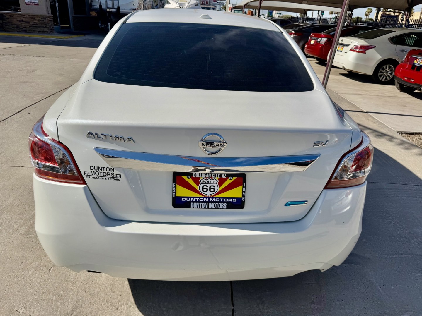 2013 White Nissan Altima 2.5 S (1N4AL3AP4DN) with an 2.5L L4 DOHC 16V engine, located at 2190 Hwy 95, Bullhead City, AZ, 86442, (928) 704-0060, 0.000000, 0.000000- Photo#4