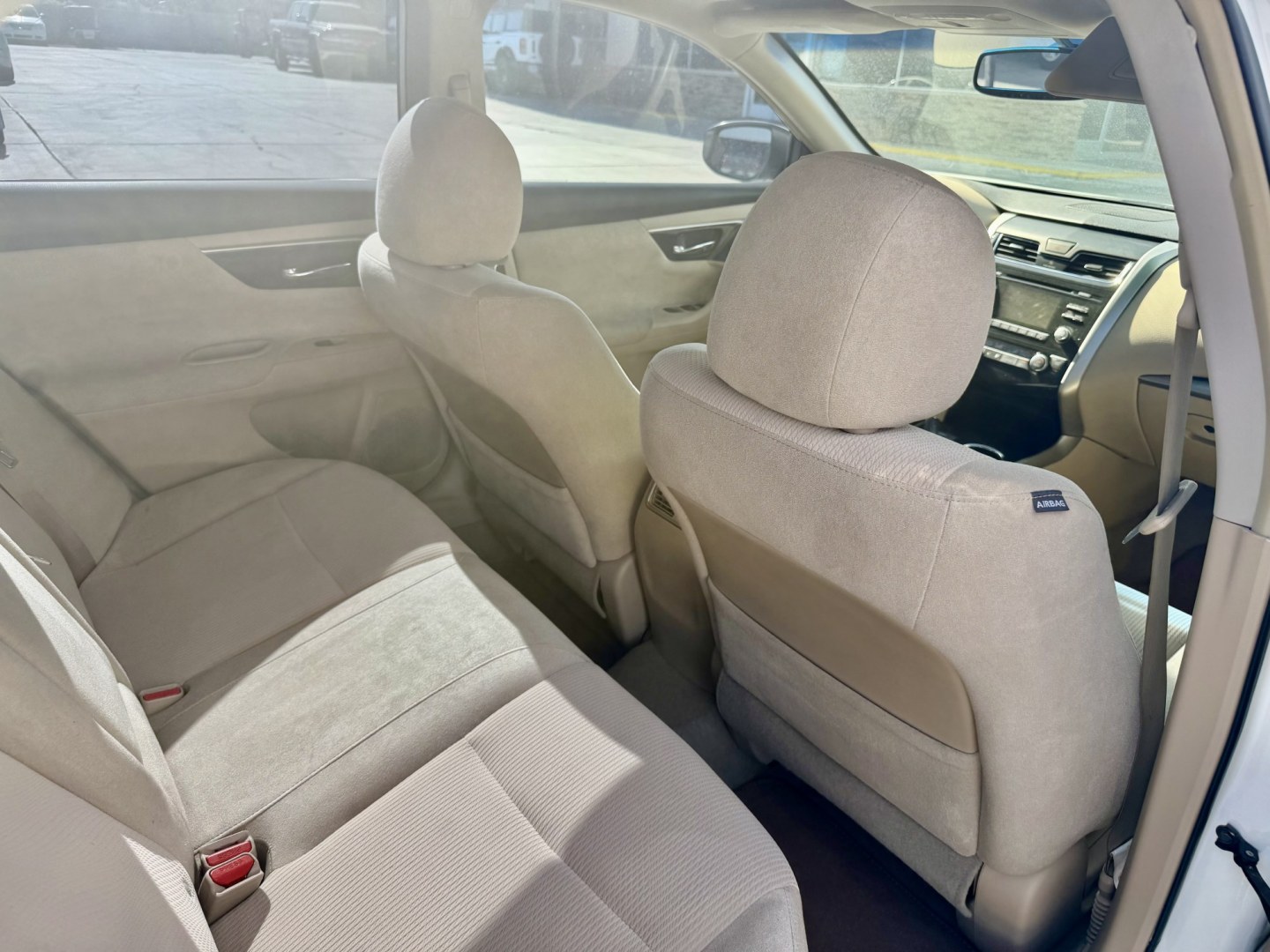 2013 White Nissan Altima 2.5 S (1N4AL3AP4DN) with an 2.5L L4 DOHC 16V engine, located at 2190 Hwy 95, Bullhead City, AZ, 86442, (928) 704-0060, 0.000000, 0.000000- Photo#6