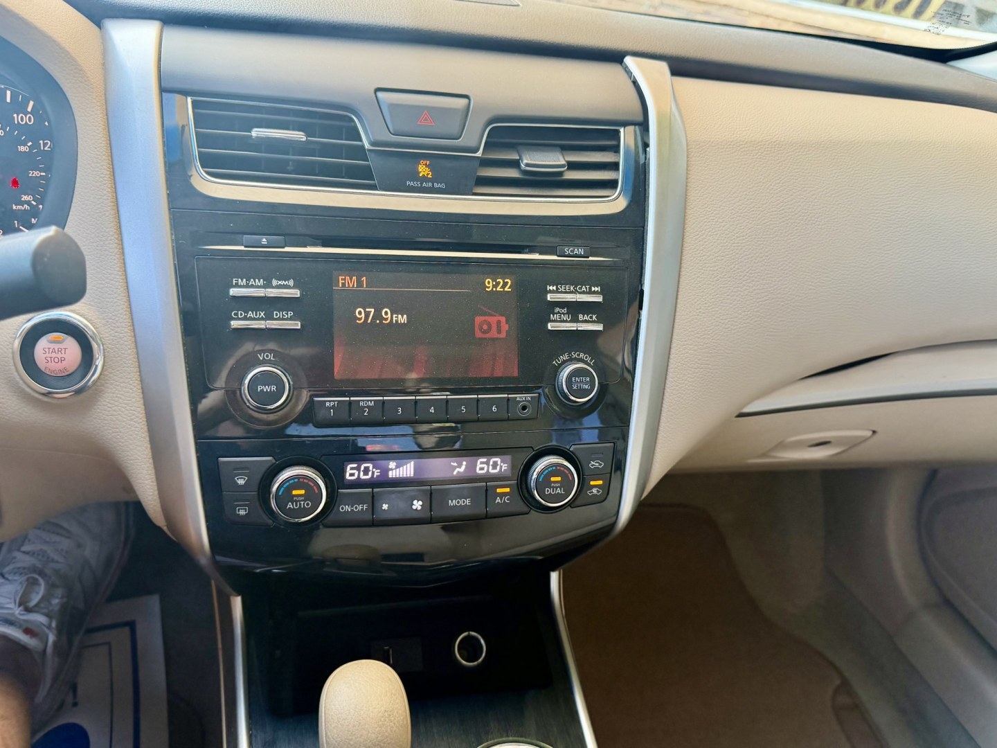 2013 White Nissan Altima 2.5 S (1N4AL3AP4DN) with an 2.5L L4 DOHC 16V engine, located at 2190 Hwy 95, Bullhead City, AZ, 86442, (928) 704-0060, 0.000000, 0.000000- Photo#14