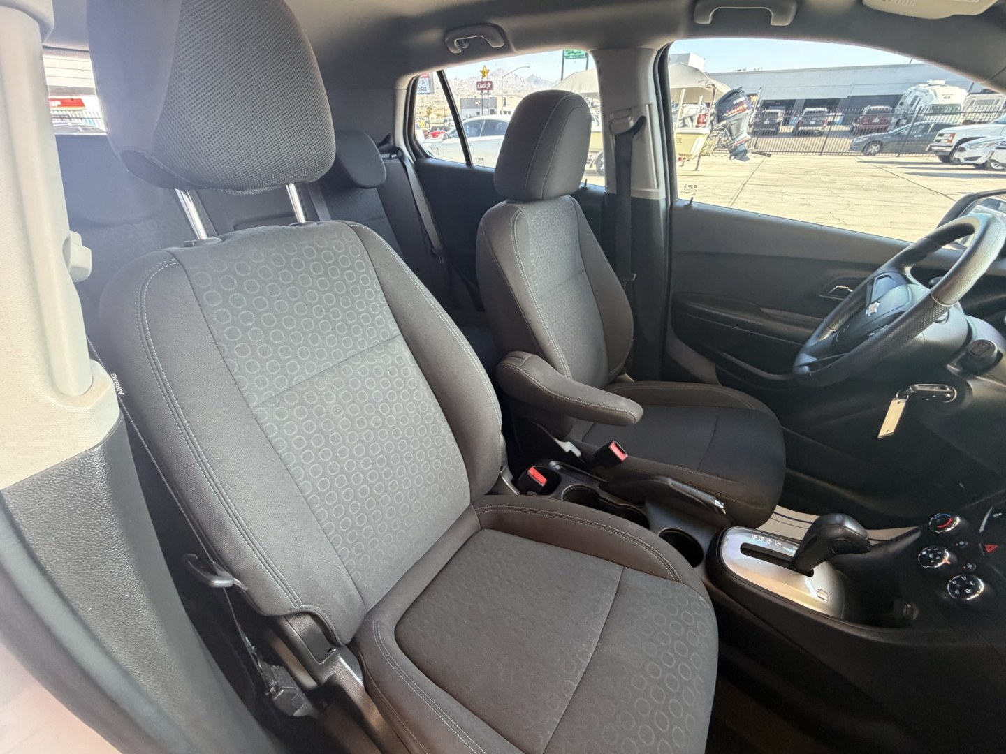2016 silver Chevrolet Trax LS FWD (KL7CJKSB2GB) with an 1.4L L4 DOHC 16V engine, 6A transmission, located at 2190 Hwy 95, Bullhead City, AZ, 86442, (928) 704-0060, 0.000000, 0.000000- Photo#7