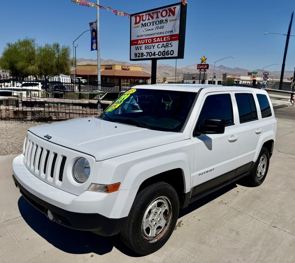 2015 Jeep Patriot Sport 4WD (1C4NJRBBXFD) with an 2.4L L4 DOHC 16V engine, located at 2190 Hwy 95, Bullhead City, AZ, 86442, (928) 704-0060, 0.000000, 0.000000 - 2015 Jeep Patriot sport 4 wheel drive. completely serviced. free warranty , free carfax, in house financing. oversized large screen. bluetooth, backup camera, runs and drives great.- Photo#2