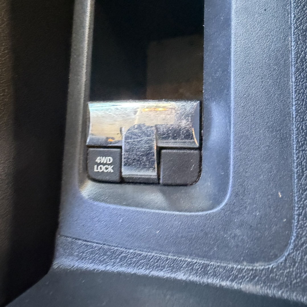 2015 Jeep Patriot Sport 4WD (1C4NJRBBXFD) with an 2.4L L4 DOHC 16V engine, located at 2190 Hwy 95, Bullhead City, AZ, 86442, (928) 704-0060, 0.000000, 0.000000 - 2015 Jeep Patriot sport 4 wheel drive. completely serviced. free warranty , free carfax, in house financing. oversized large screen. bluetooth, backup camera, runs and drives great.- Photo#7