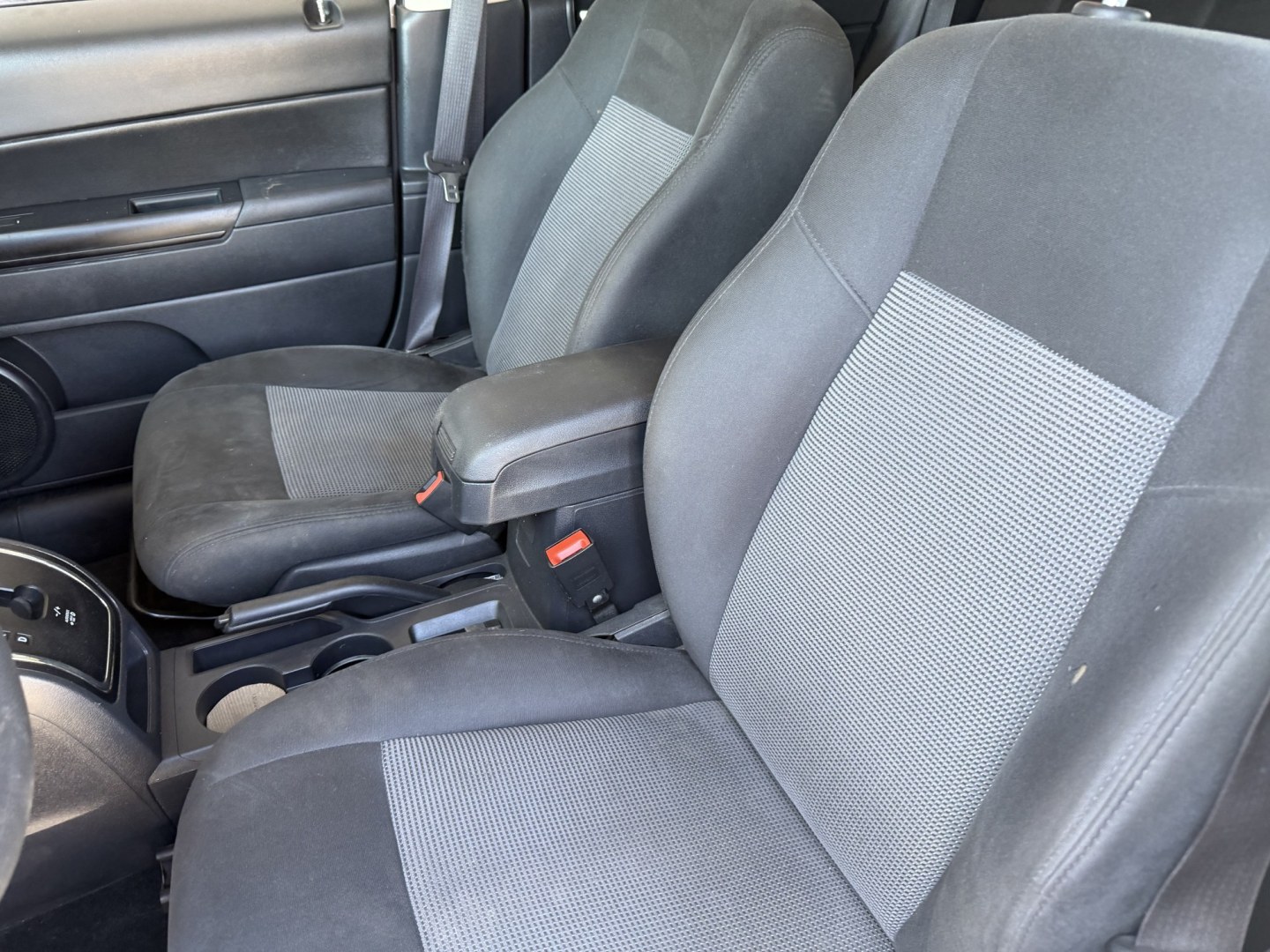 2015 Jeep Patriot Sport 4WD (1C4NJRBBXFD) with an 2.4L L4 DOHC 16V engine, located at 2190 Hwy 95, Bullhead City, AZ, 86442, (928) 704-0060, 0.000000, 0.000000 - 2015 Jeep Patriot sport 4 wheel drive. completely serviced. free warranty , free carfax, in house financing. oversized large screen. bluetooth, backup camera, runs and drives great.- Photo#9
