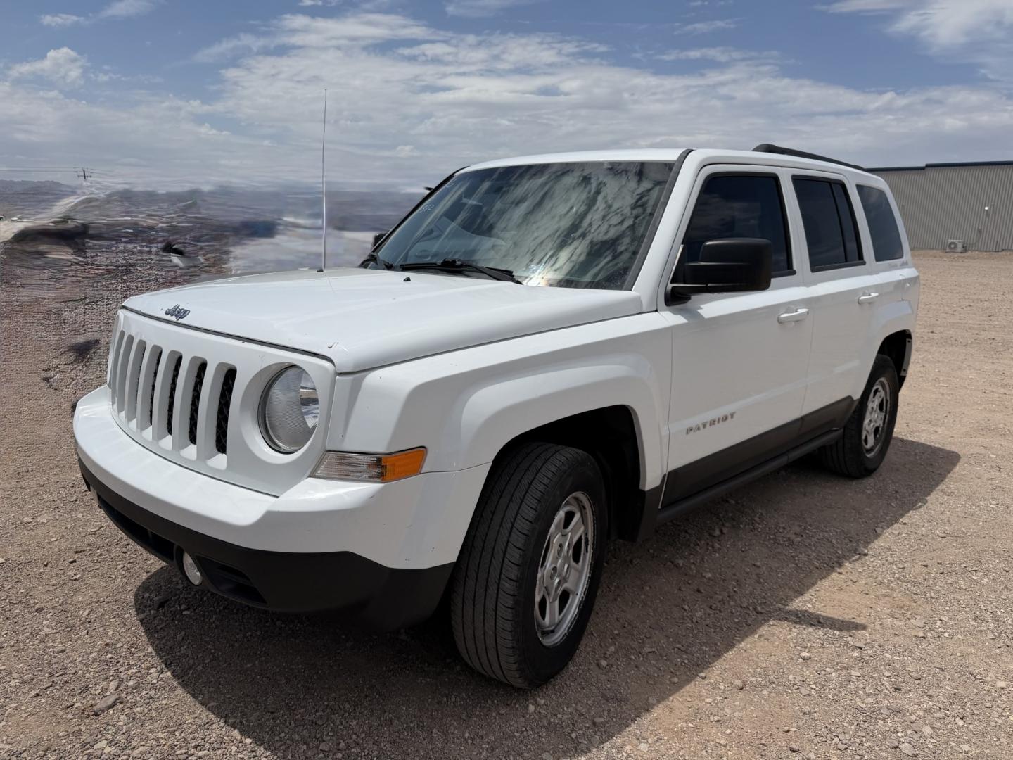 2015 Jeep Patriot Sport 4WD (1C4NJRBBXFD) with an 2.4L L4 DOHC 16V engine, located at 2190 Hwy 95, Bullhead City, AZ, 86442, (928) 704-0060, 0.000000, 0.000000- Photo#0