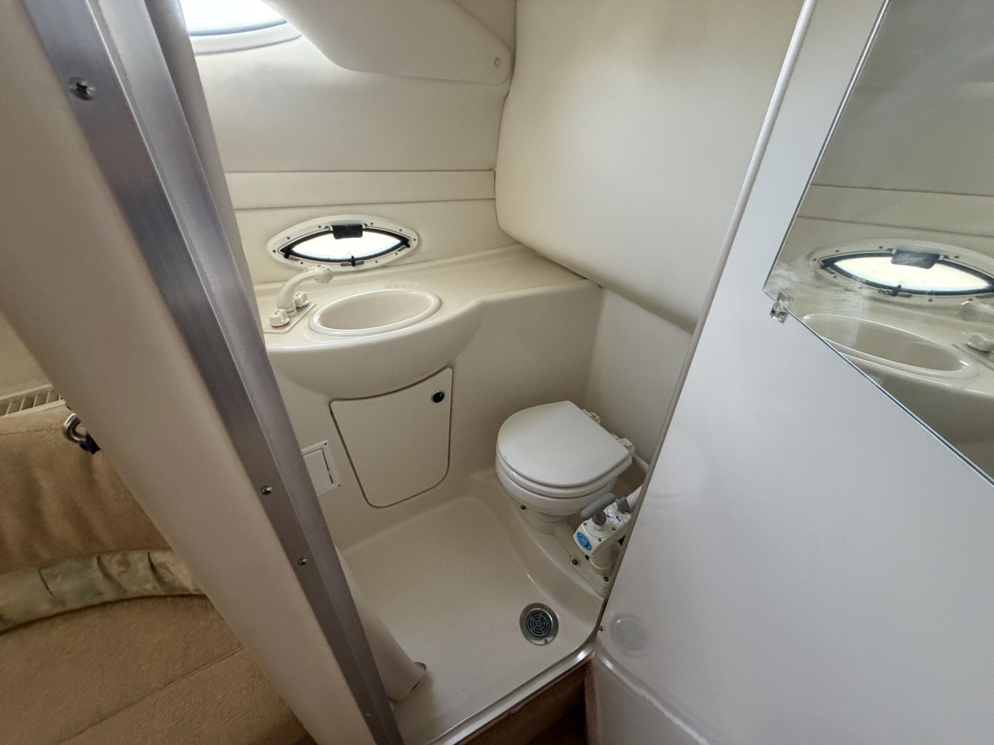 2001 White Bayliner 2455 Ciera Sunbridge , located at 2190 Hwy 95, Bullhead City, AZ, 86442, (928) 704-0060, 0.000000, 0.000000- Photo#11