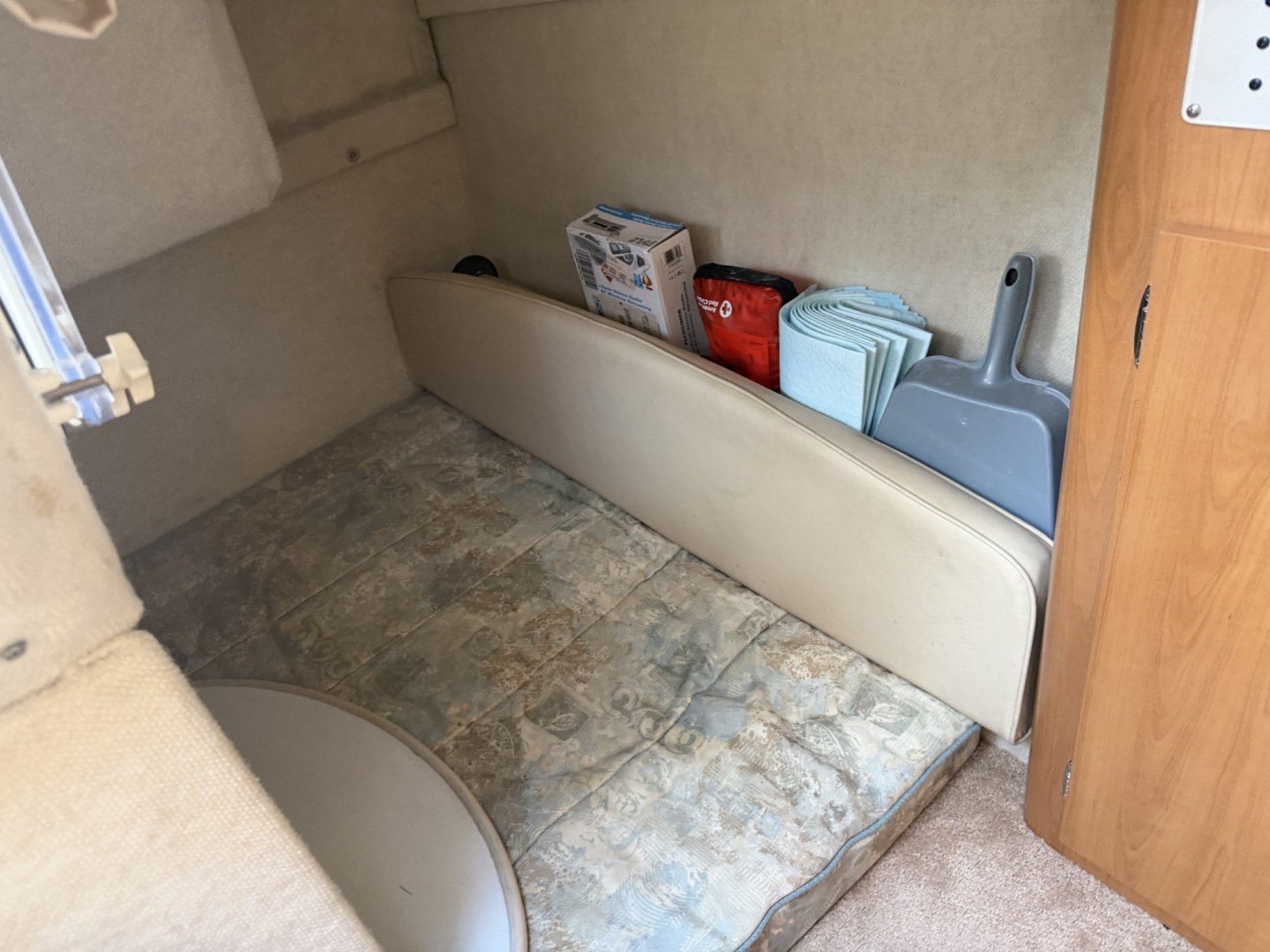2001 White Bayliner 2455 Ciera Sunbridge , located at 2190 Hwy 95, Bullhead City, AZ, 86442, (928) 704-0060, 0.000000, 0.000000- Photo#15