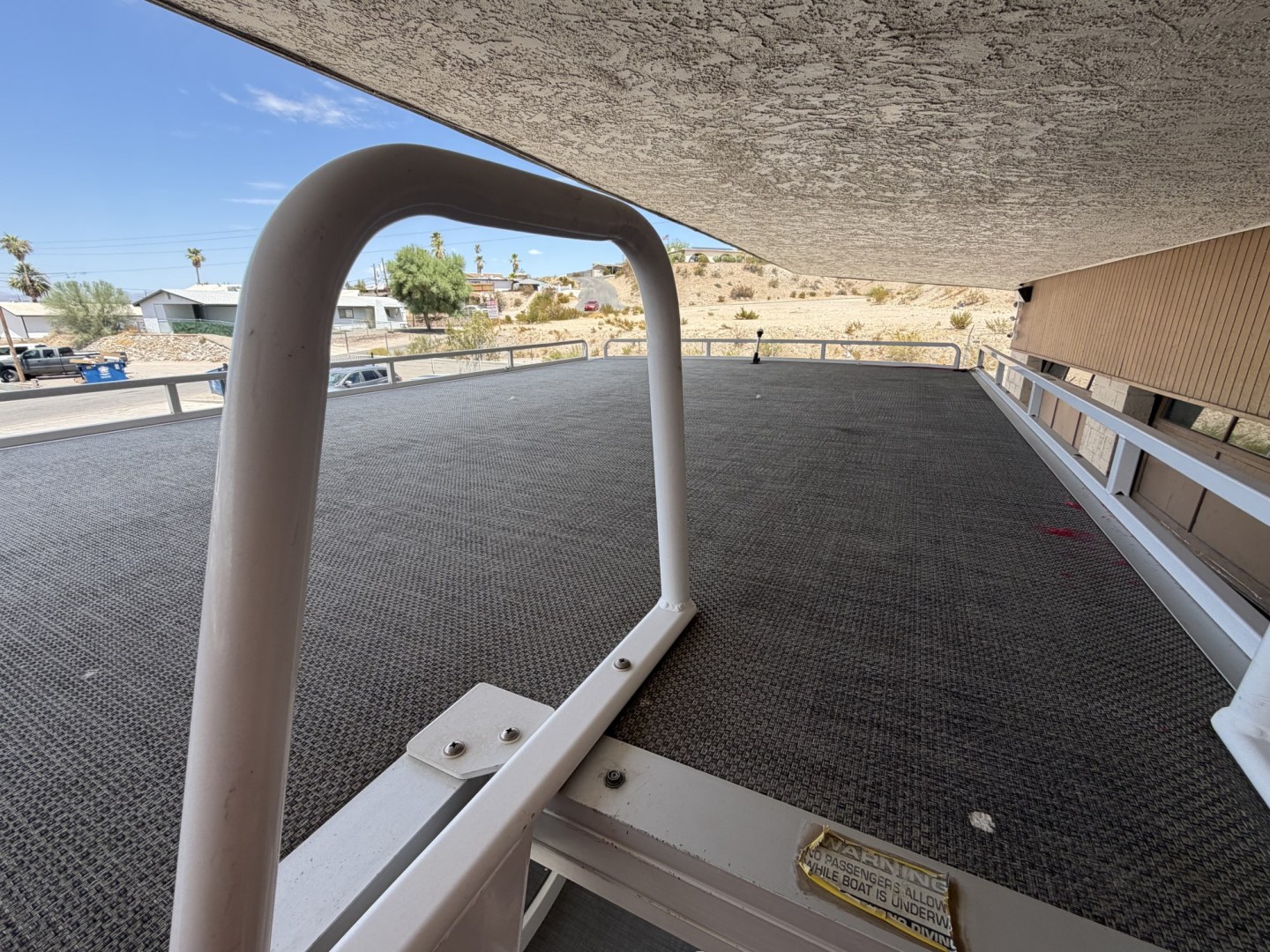 2014 silver JC 266 Tritoon Classic , located at 2190 Hwy 95, Bullhead City, AZ, 86442, (928) 704-0060, 0.000000, 0.000000 - On consigment. This super nice 26 ft Jc tritoon 266 Classic. 250 horspower 4 stroke honda engine. Hard top tower. runs and drives great. 2 owner. local boat. free and clear title. 315 hours on engine- Photo#18