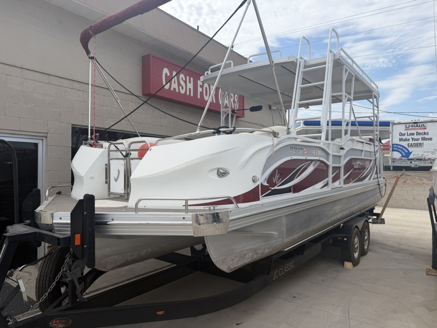 2014 silver JC 266 Tritoon Classic , located at 2190 Hwy 95, Bullhead City, AZ, 86442, (928) 704-0060, 0.000000, 0.000000 - On consigment. This super nice 26 ft Jc tritoon 266 Classic. 250 horspower 4 stroke honda engine. Hard top tower. runs and drives great. 2 owner. local boat. free and clear title.- Photo#0