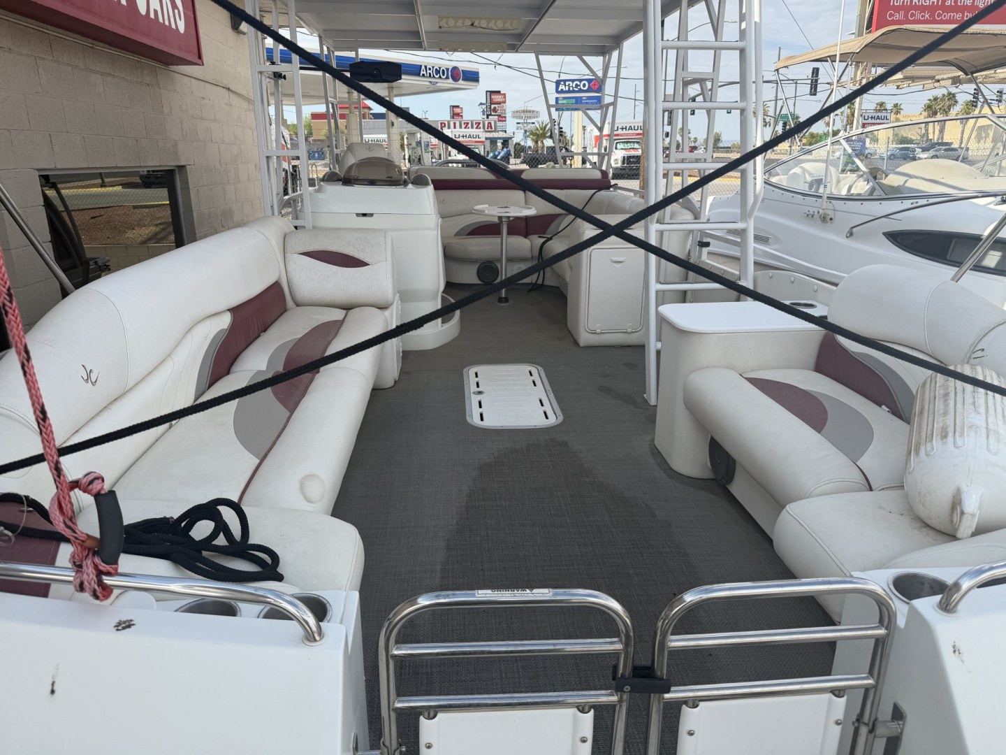 2014 silver JC 266 Tritoon Classic , located at 2190 Hwy 95, Bullhead City, AZ, 86442, (928) 704-0060, 0.000000, 0.000000 - On consigment. This super nice 26 ft Jc tritoon 266 Classic. 250 horspower 4 stroke honda engine. Hard top tower. runs and drives great. 2 owner. local boat. free and clear title.- Photo#4