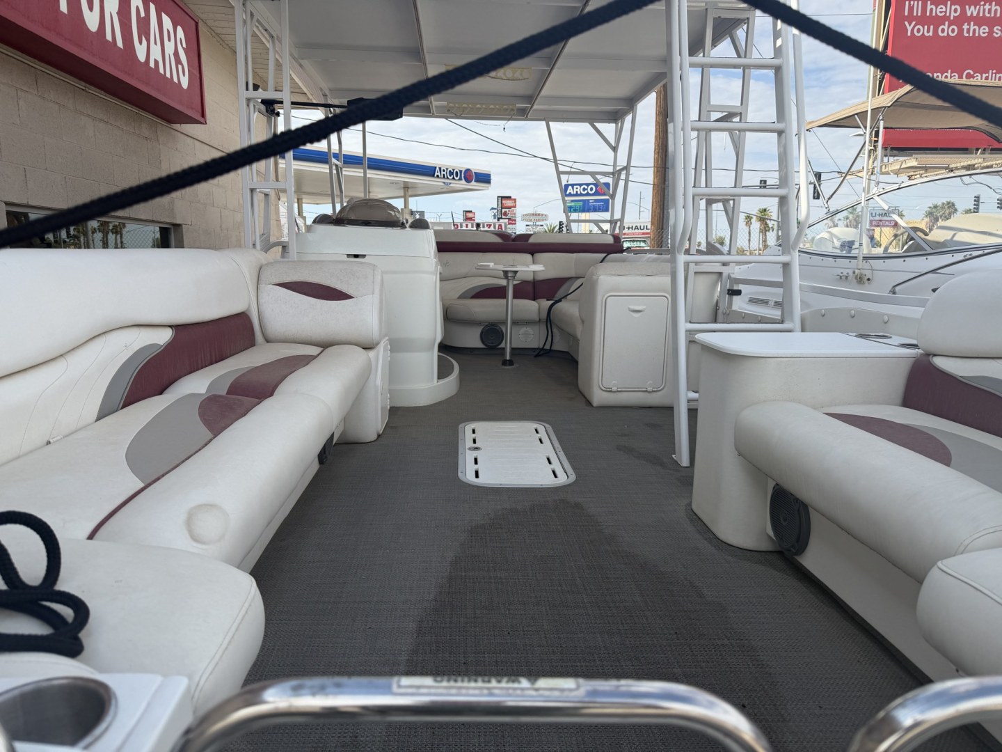 2014 silver JC 266 Tritoon Classic , located at 2190 Hwy 95, Bullhead City, AZ, 86442, (928) 704-0060, 0.000000, 0.000000 - On consigment. This super nice 26 ft Jc tritoon 266 Classic. 250 horspower 4 stroke honda engine. Hard top tower. runs and drives great. 2 owner. local boat. free and clear title.- Photo#5