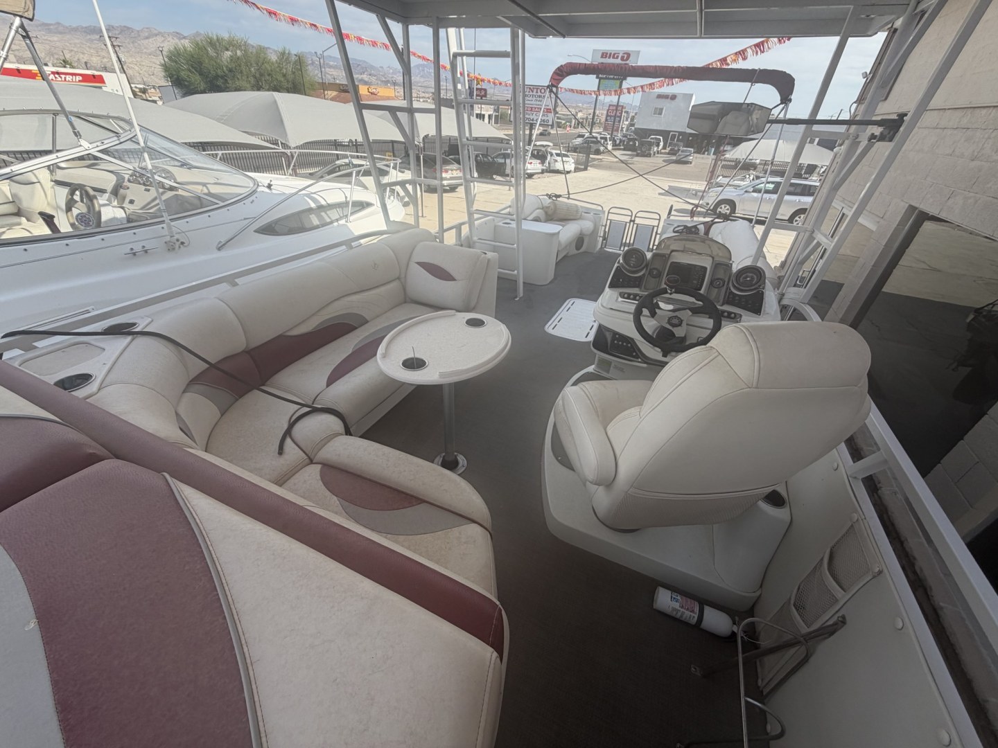 2014 silver JC 266 Tritoon Classic , located at 2190 Hwy 95, Bullhead City, AZ, 86442, (928) 704-0060, 0.000000, 0.000000 - On consigment. This super nice 26 ft Jc tritoon 266 Classic. 250 horspower 4 stroke honda engine. Hard top tower. runs and drives great. 2 owner. local boat. free and clear title.- Photo#7