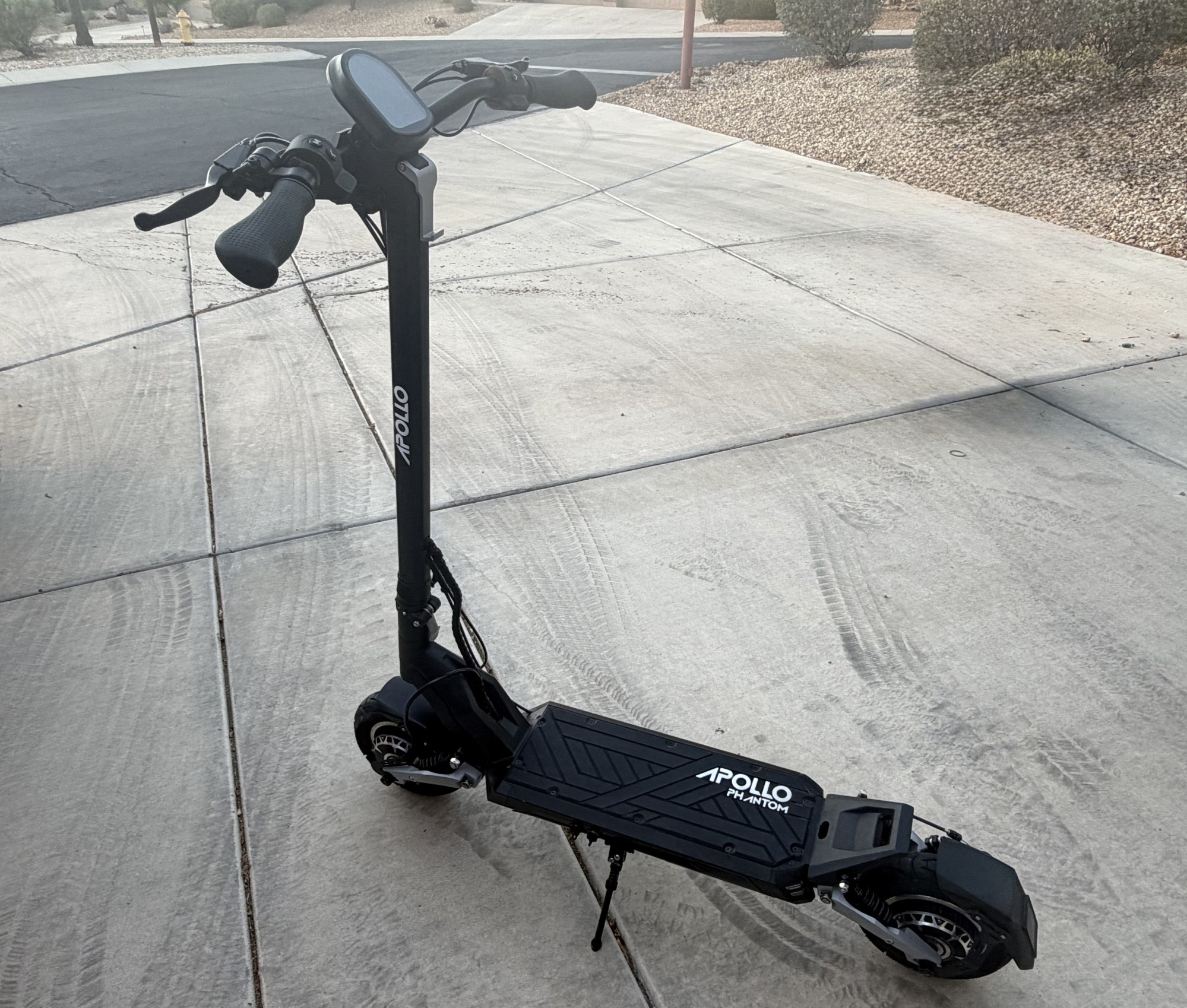 photo of 2023 Apollo Phantom V3 scooter 