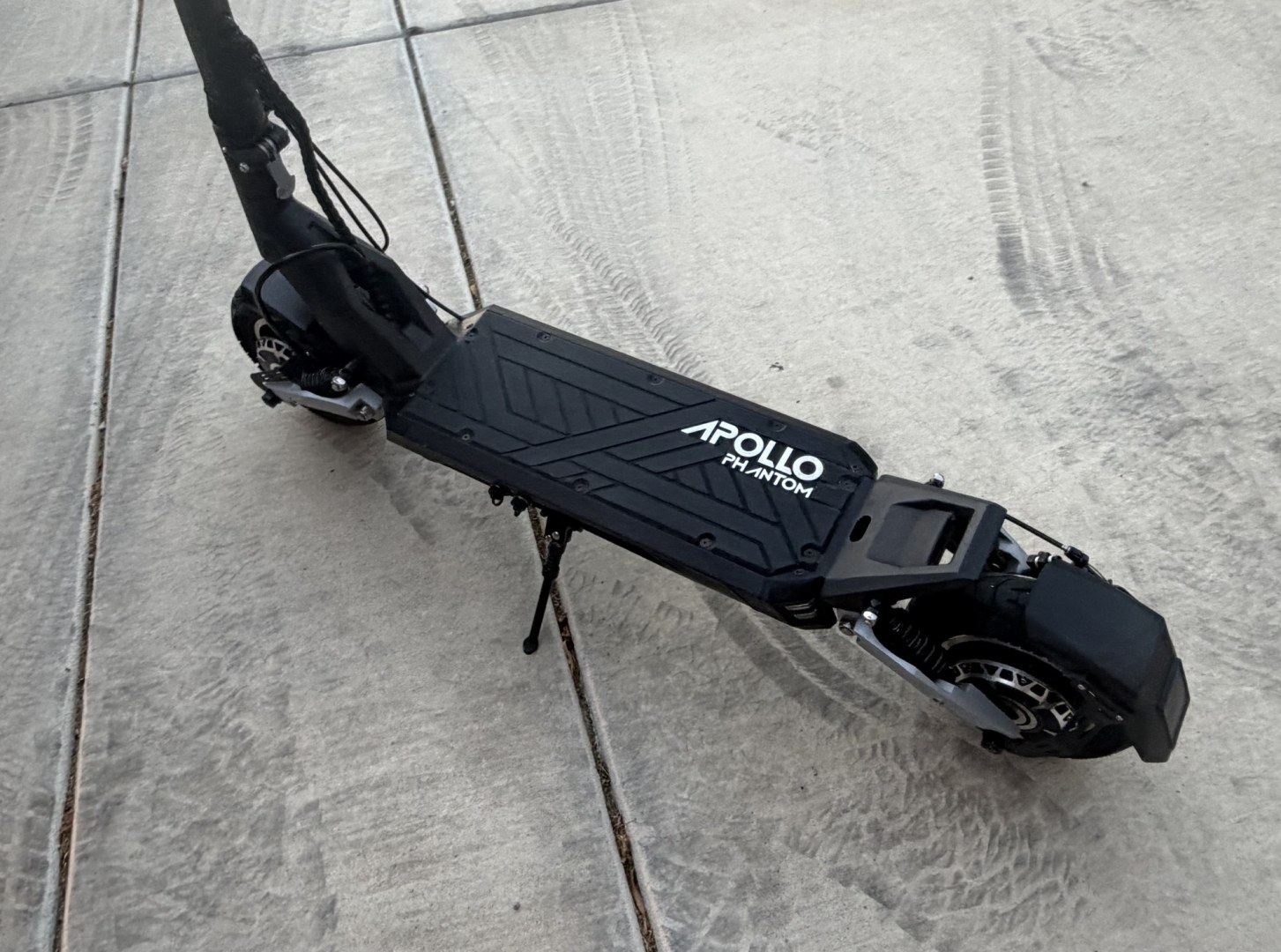 2023 Black Apollo Phantom V 3 , located at 2190 Hwy 95, Bullhead City, AZ, 86442, (928) 704-0060, 0.000000, 0.000000 - 2023 Apollo scooter phantom V3 . Only 162 miles in excellent condition . Never tipped runs great . Dual 1,200 w motors . Up to 41 miles per hour . Insane ludo mode . 40 mile range . Holds bigger people up to 300 lbs. front and rear suspension . LED headlight and brake light . Front and rear turn sig- Photo#2