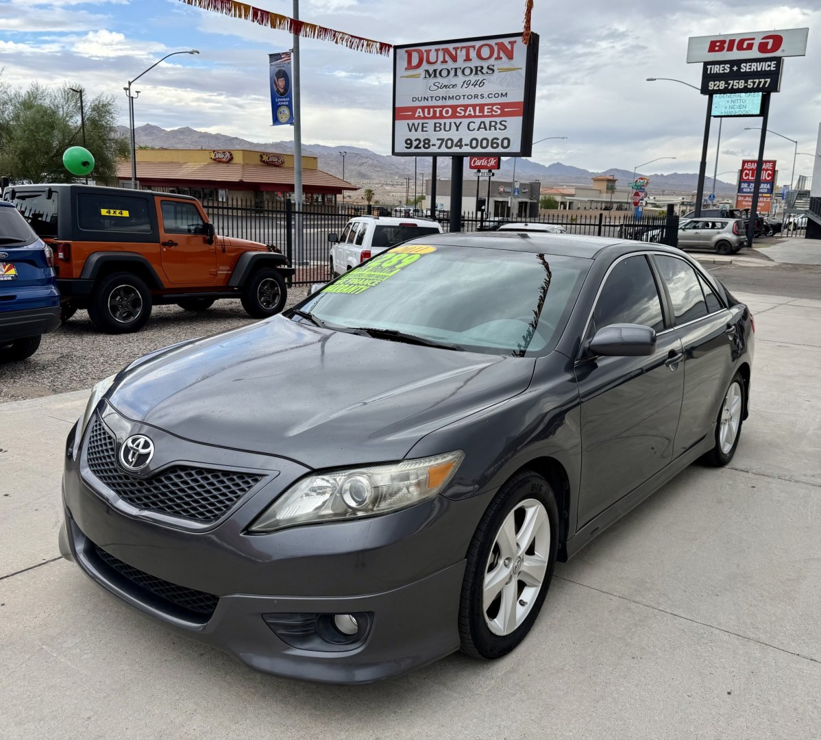 2011 silver Toyota Camry SE 6-Spd MT (4T1BF3EK1BU) with an 2.5L L4 DOHC 16V engine, 6-Speed Manual transmission, located at 2190 Hwy 95, Bullhead City, AZ, 86442, (928) 704-0060, 0.000000, 0.000000- Photo#3