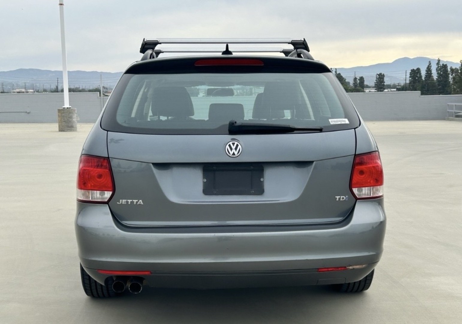 2013 Charcoal Volkswagen Jetta SportWagen 2.0L TDI (3VWPL7AJ5DM) with an 2.0L L4 SOHC 16V TURBO DIESEL engine, located at 2190 Hwy 95, Bullhead City, AZ, 86442, (928) 704-0060, 0.000000, 0.000000 - 1 owner clean CARFAX .- Photo#2