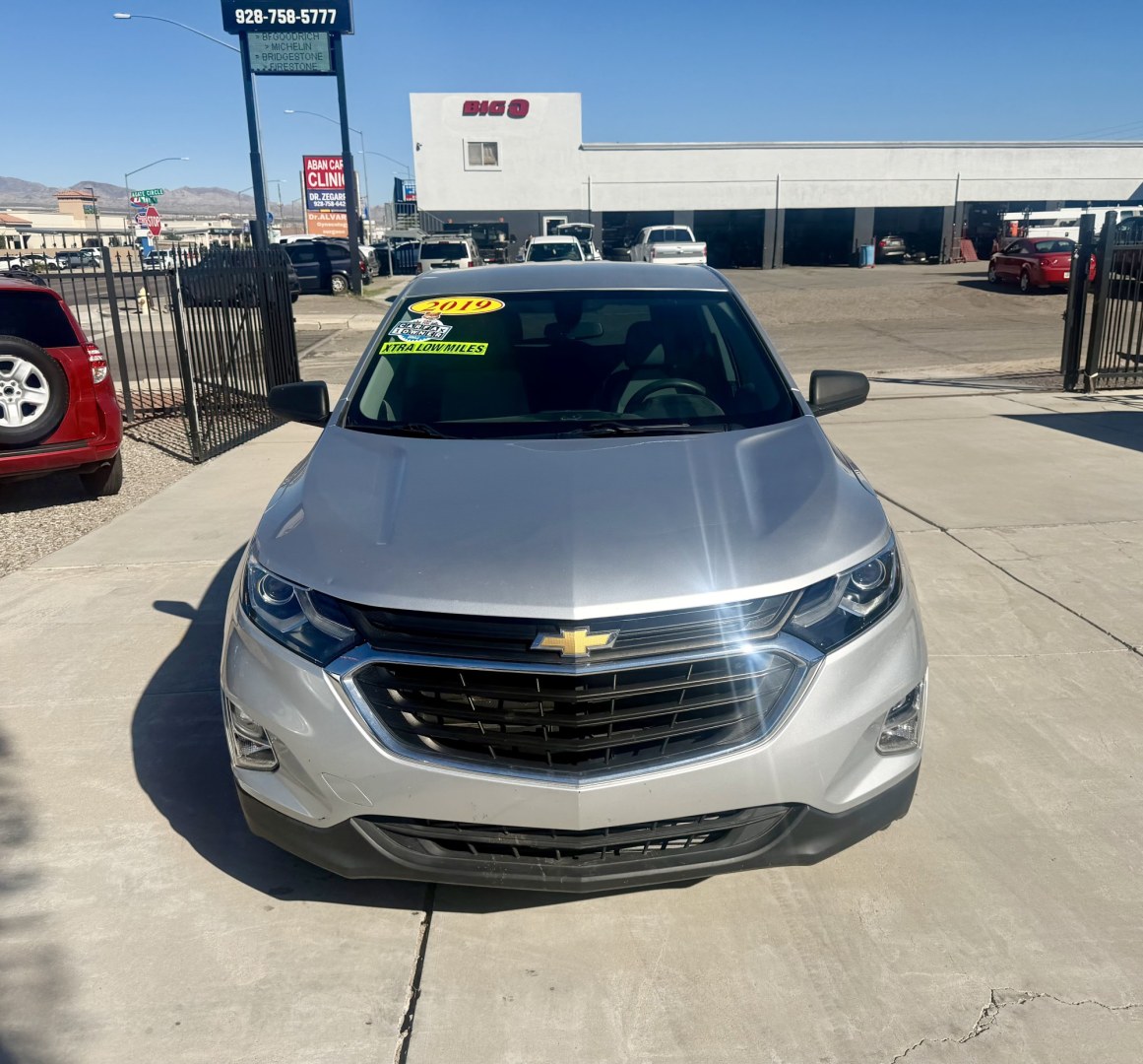 2019 silver Chevrolet Equinox LS 2WD (3GNAXHEV1KS) with an 1.5L L4 DIR DOHC 16V TURBO engine, 6A transmission, located at 2190 Hwy 95, Bullhead City, AZ, 86442, (928) 704-0060, 0.000000, 0.000000 - 2019 Chevrolet Equinox L X. 1 OWNER. only 27k miles. 1.5 turbo charged engine. backup camera, bluetooth. up to 32 MPG. apple car play. touchscreen, bluetooth, power windows locks ac. spacious 5 seating./ stabilitrak electronic stability control. tracition control always garaged. Brand new tires. co- Photo#2